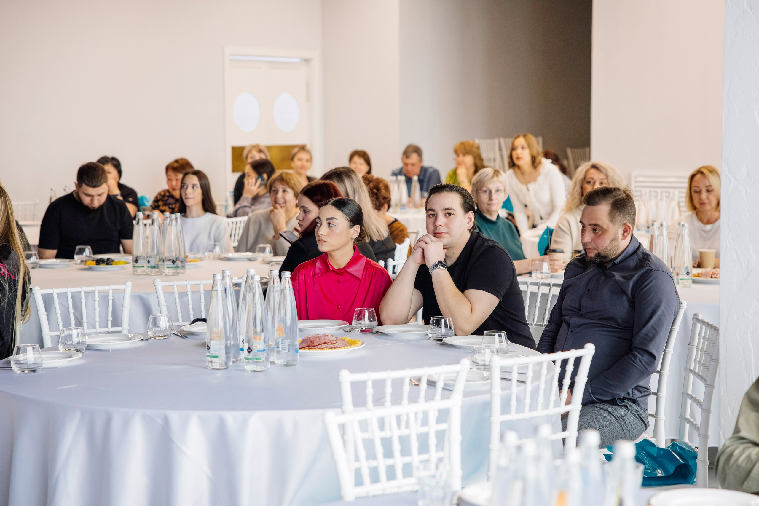 Империя Изобилия — выступления спикеров для предпринимателей. Свадебный фотограф в Иркутске Бобылев Никита