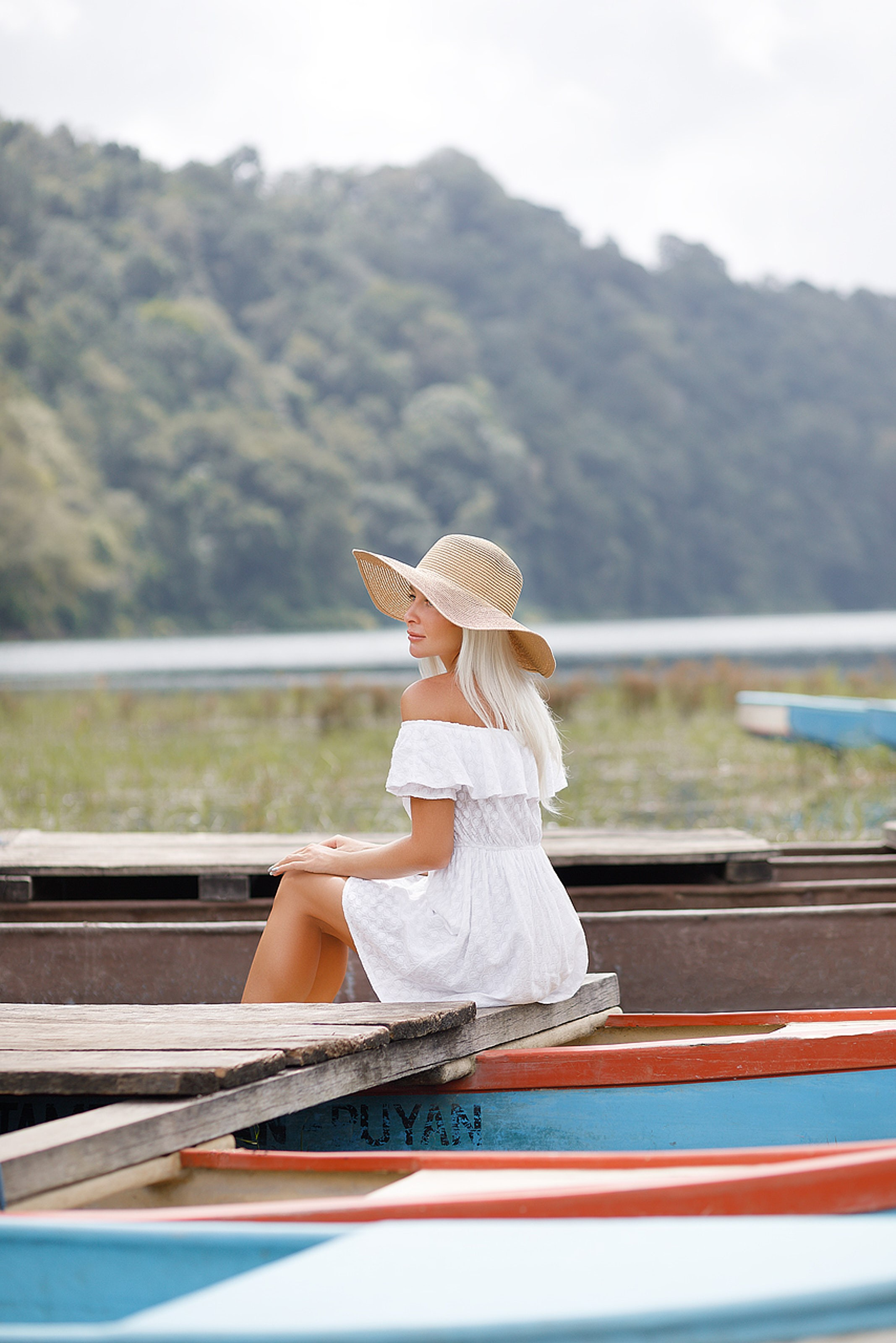 Фотосессия на озере в кальдере вулкана на Бали