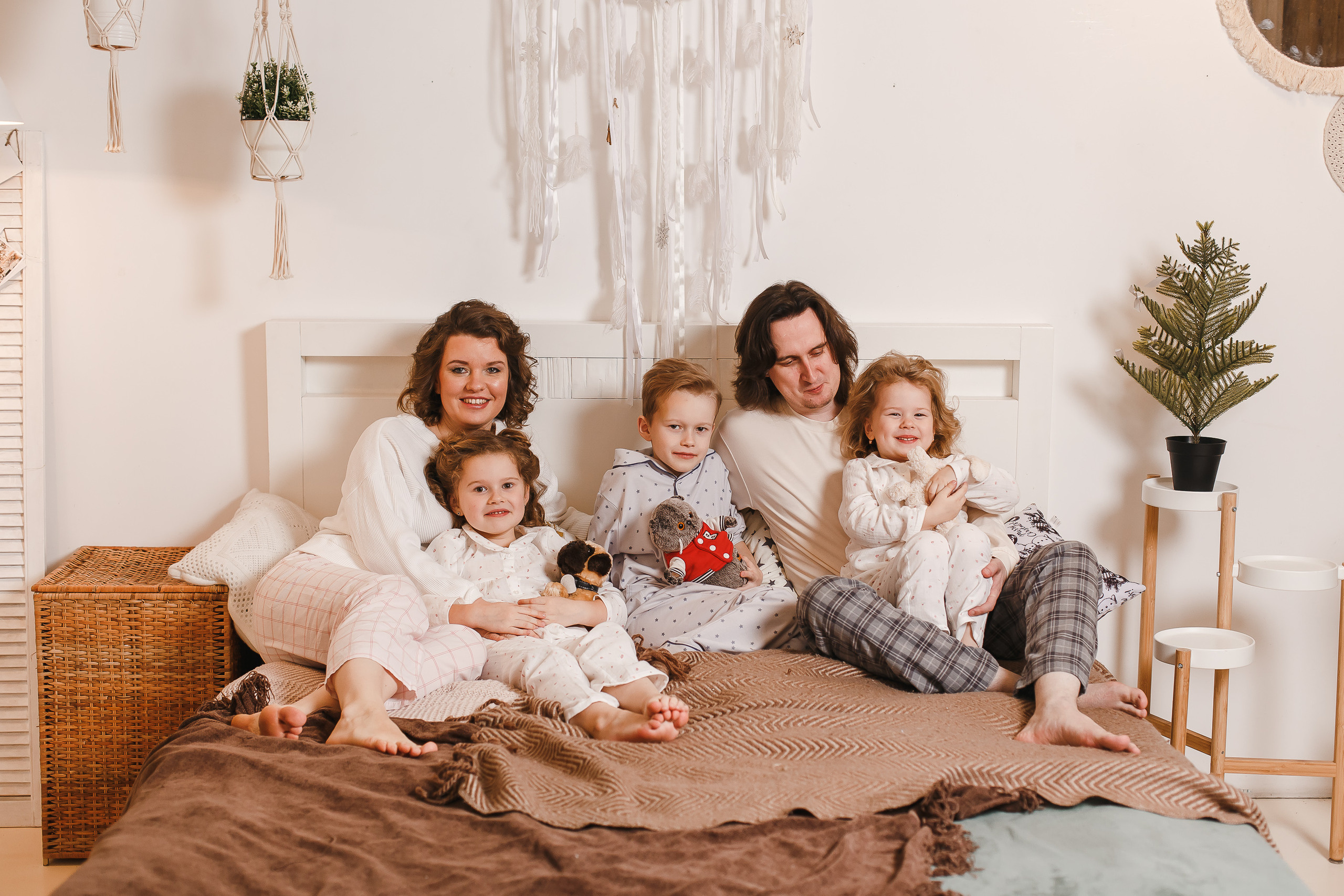 Семейная фотосессия в студии Леона СПб