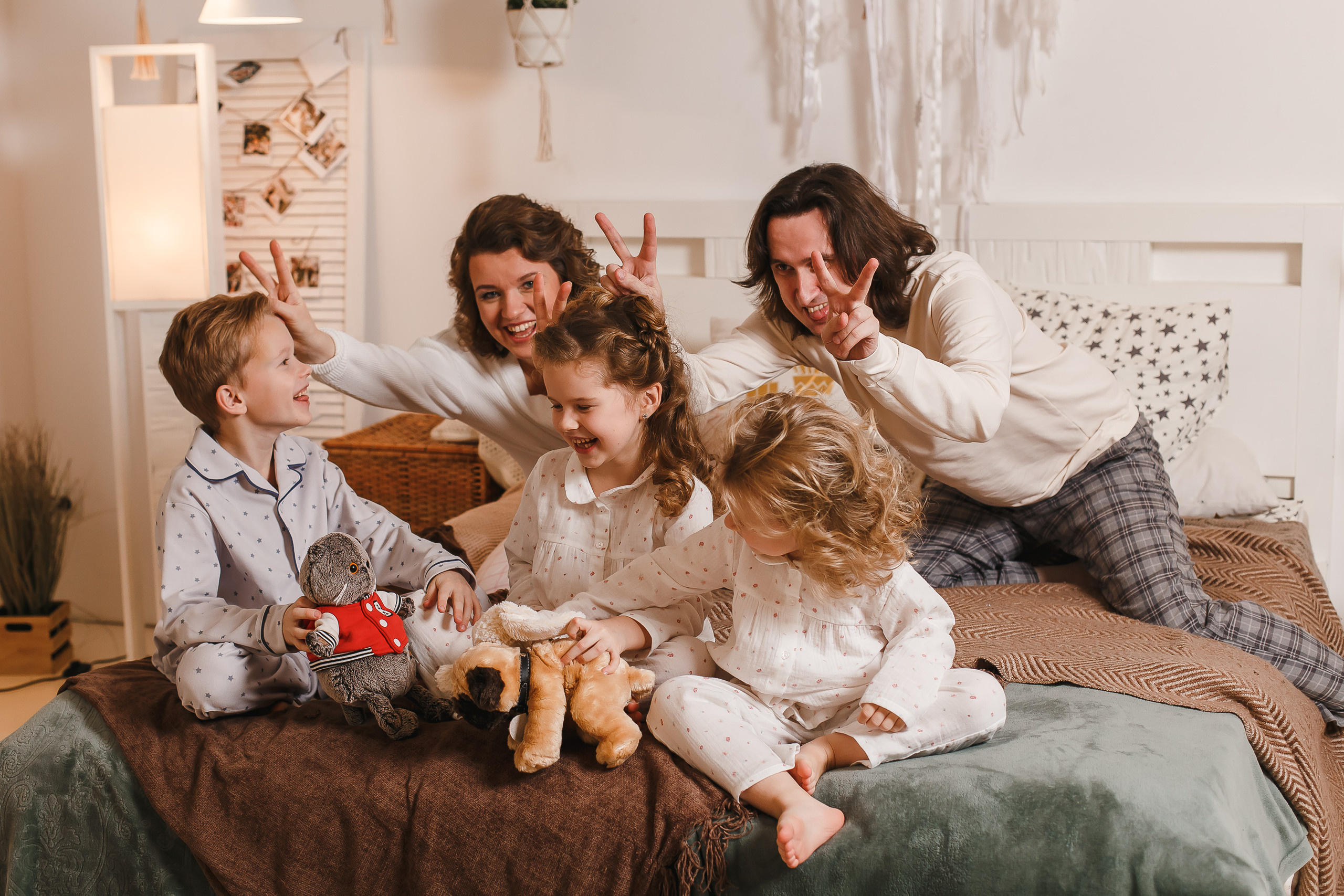 Семейная фотосессия в студии Леона СПб