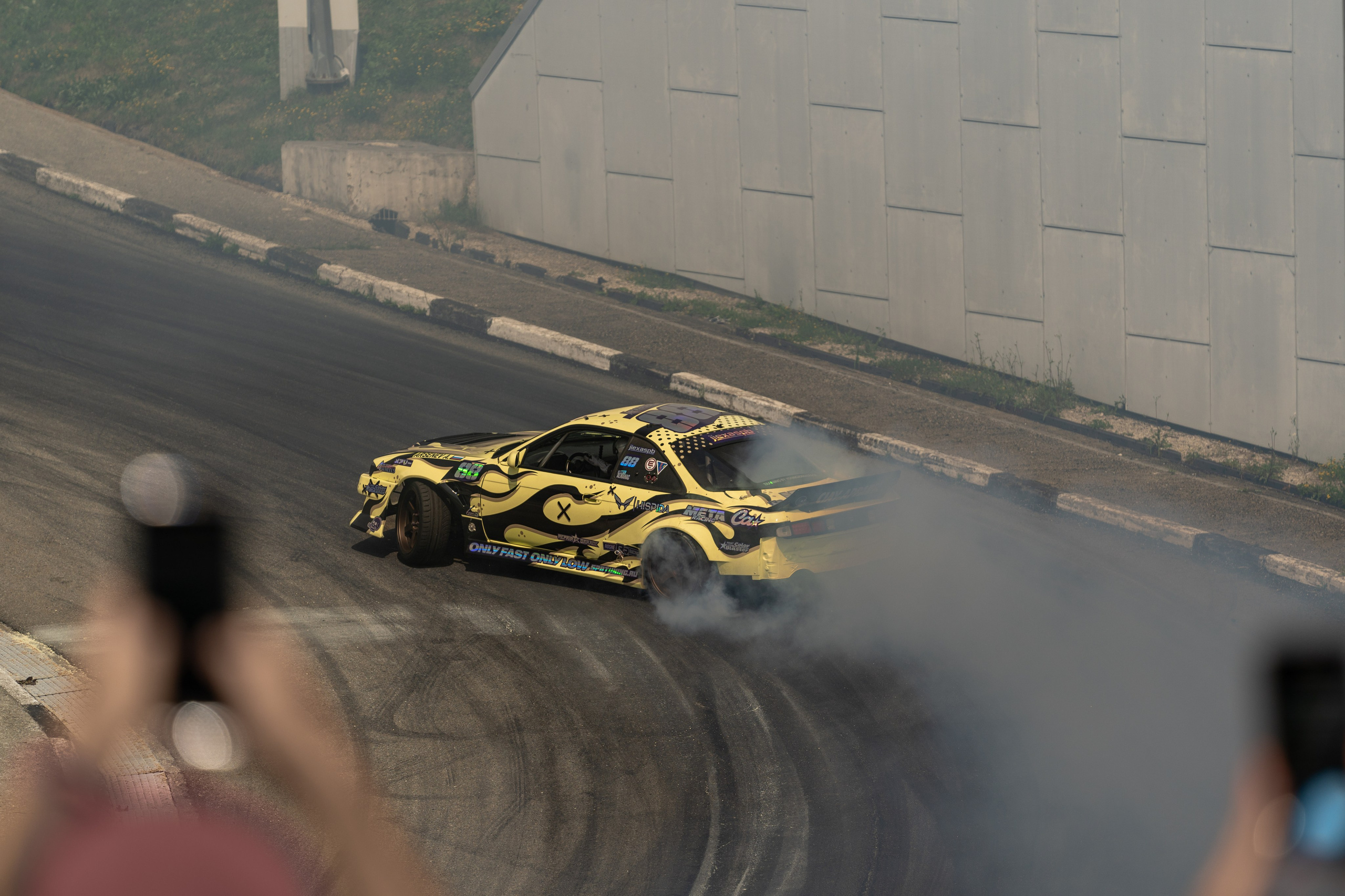 Автомобильные дрифт-гонки в рамках фестиваля Grounded 2024. Репортажный фотограф в Красной Поляне и Сочи Павлюченко Екатерина