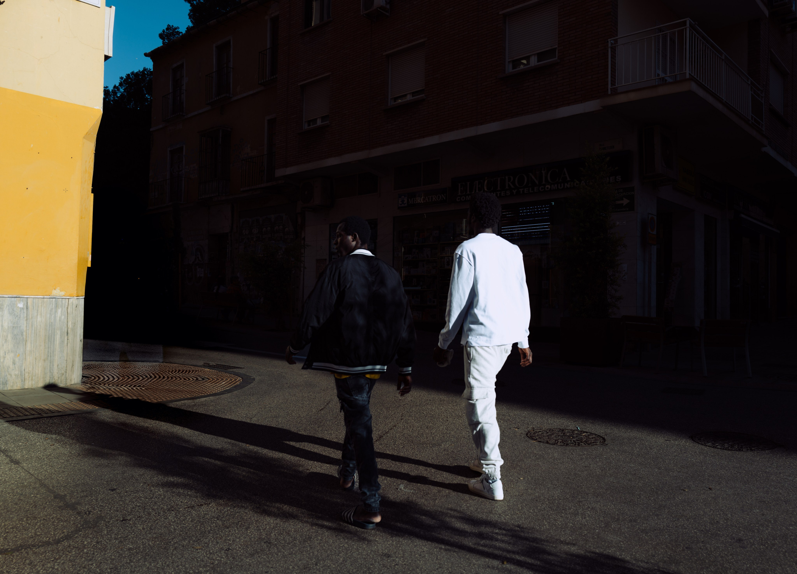 Street. Если ты на Земле — звони