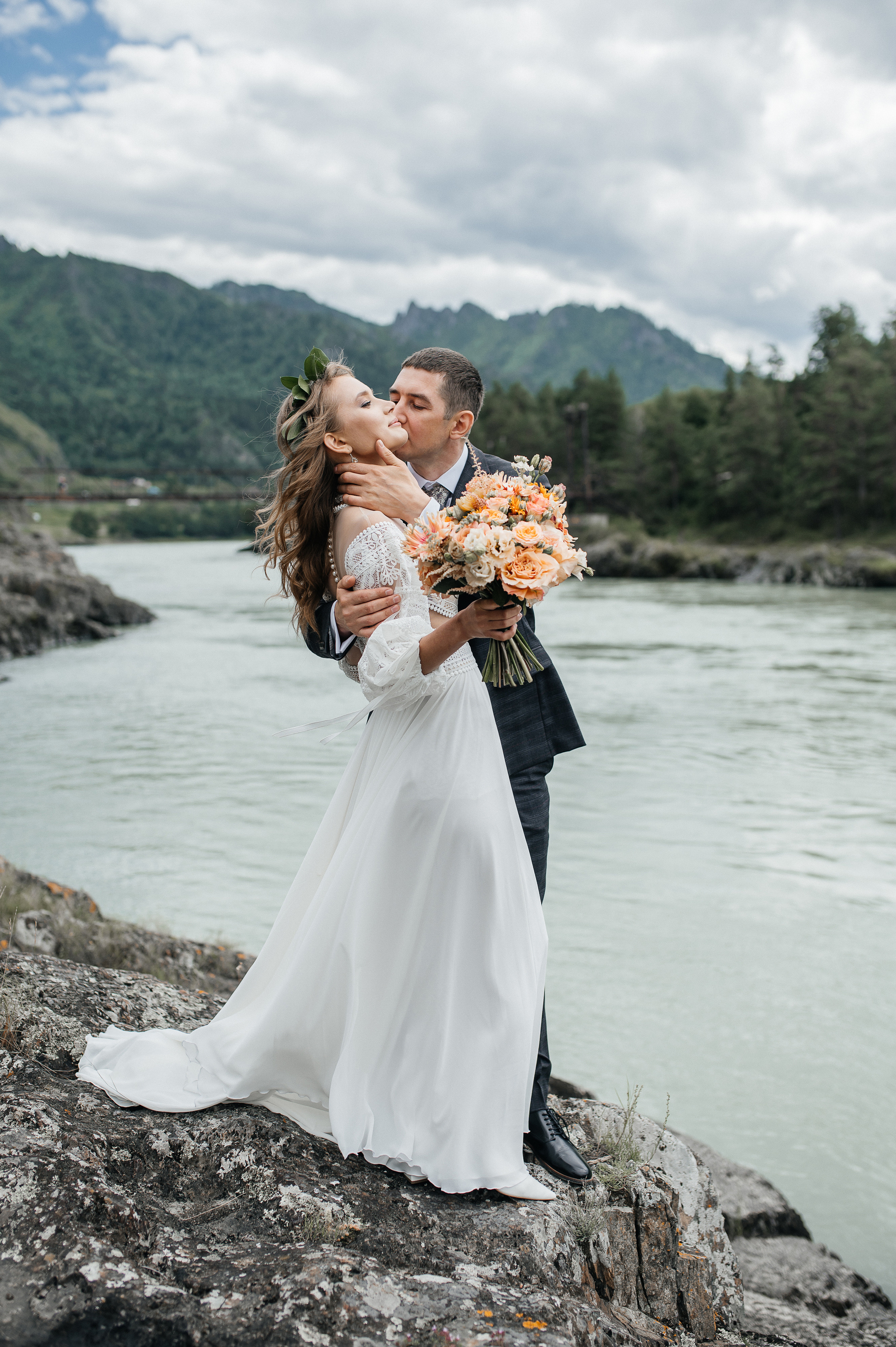 Игорь и Виктория. Свадебная  съемка на Алтае