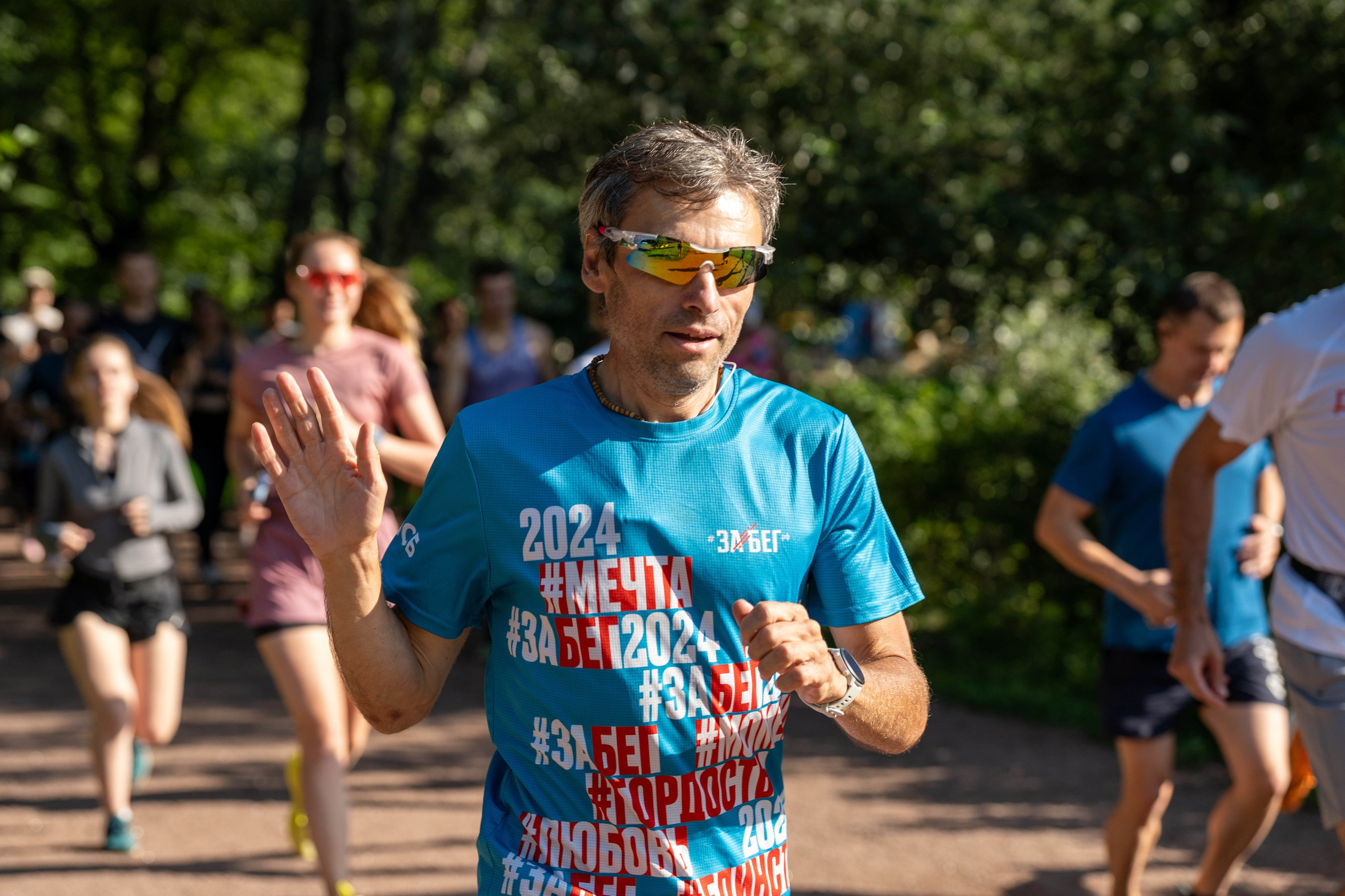 Спортивный фотограф Санкт-Петербург запечатлел забег «5 вёрст» в парке Победы