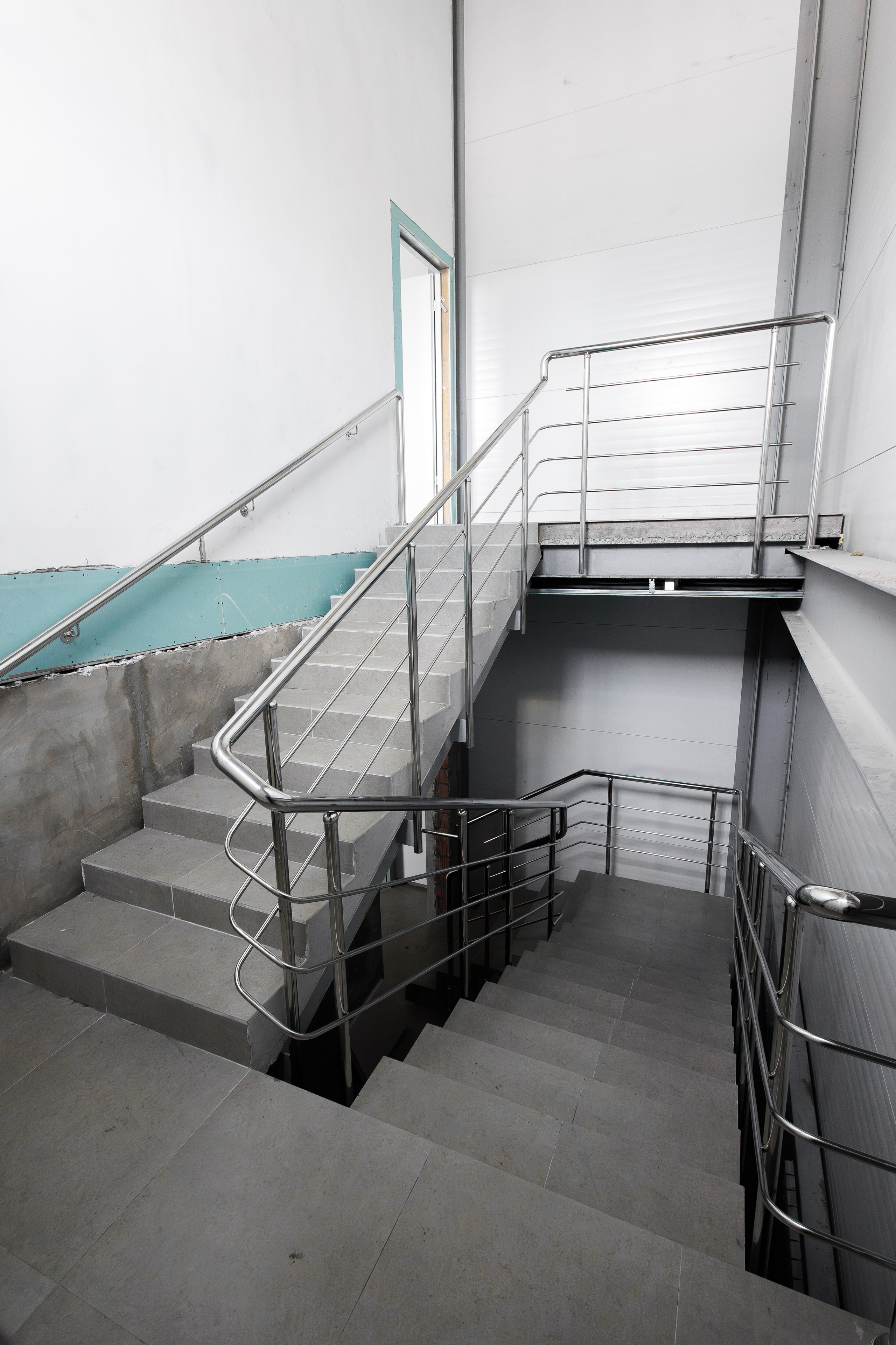 Склады под аренду. Фотосъёмка для бизнеса — предметное фото, репортаж с мероприятий, портреты людей, съёмка интерьера и экстерьера