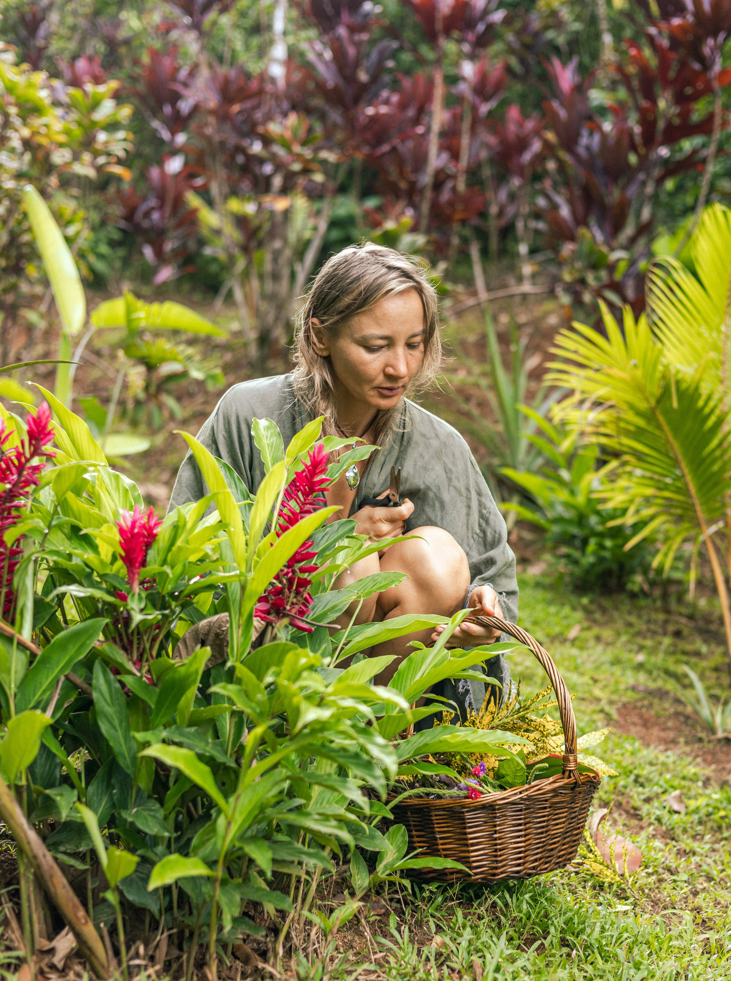 Nana sacral therapy master. Family, portrait, content photo in Costa Rica Evgeniya Besprozvannykh