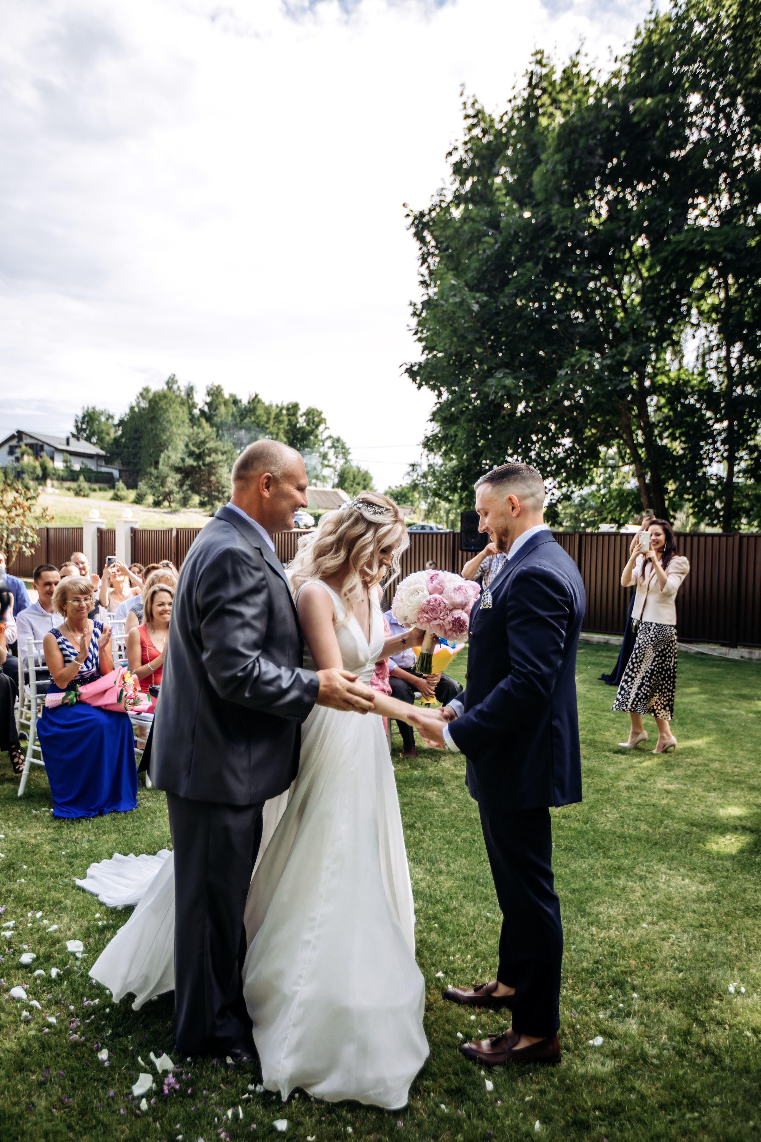 Оксана и Андрей • Свадебный день. Свадебный и семейный фотограф в Минске