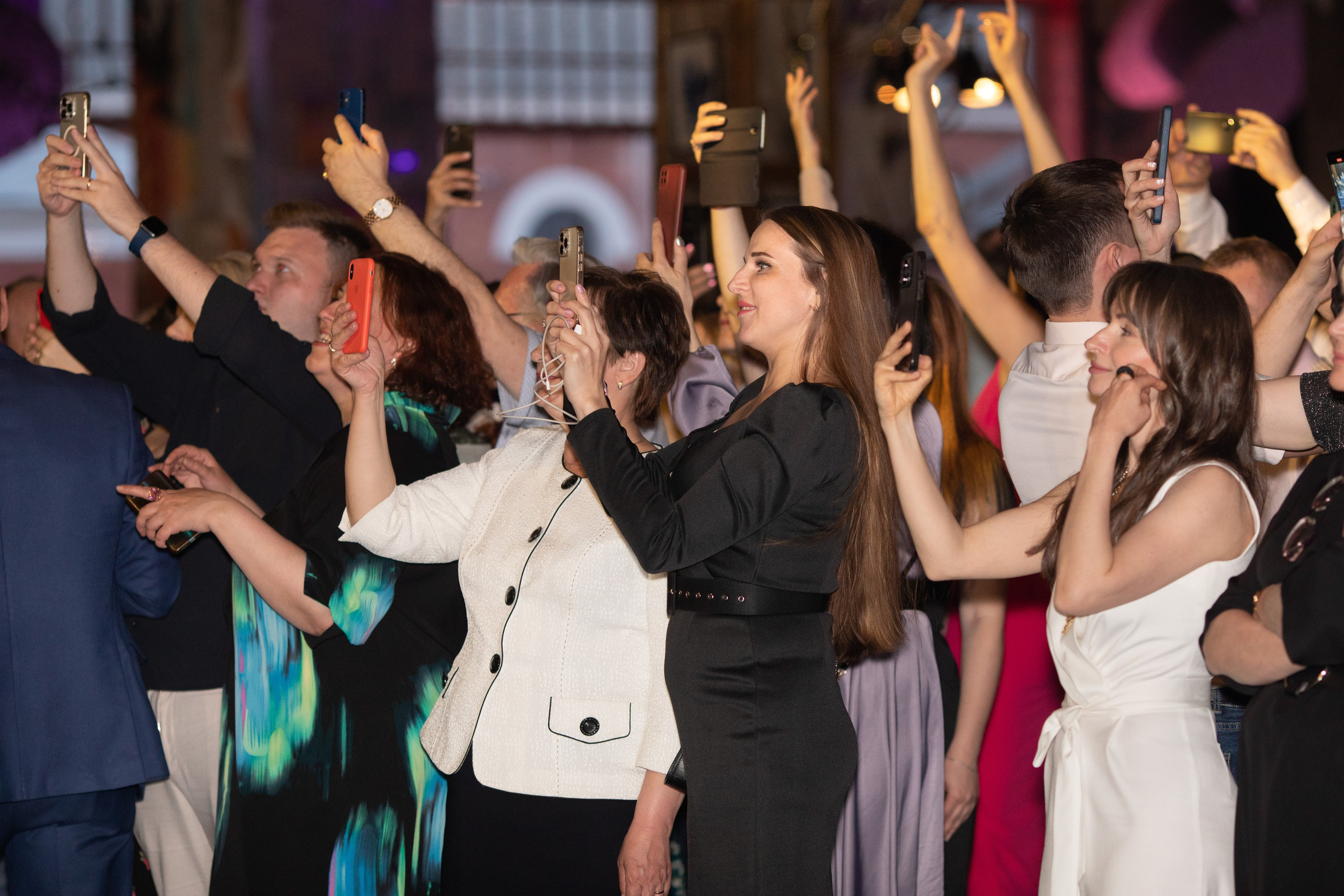 Строительная компания Л1- 32 года. Специальный гость — Григорий Лепс. Двойняшки-фотографы Анна и Анастасия в Санкт-Петербурге