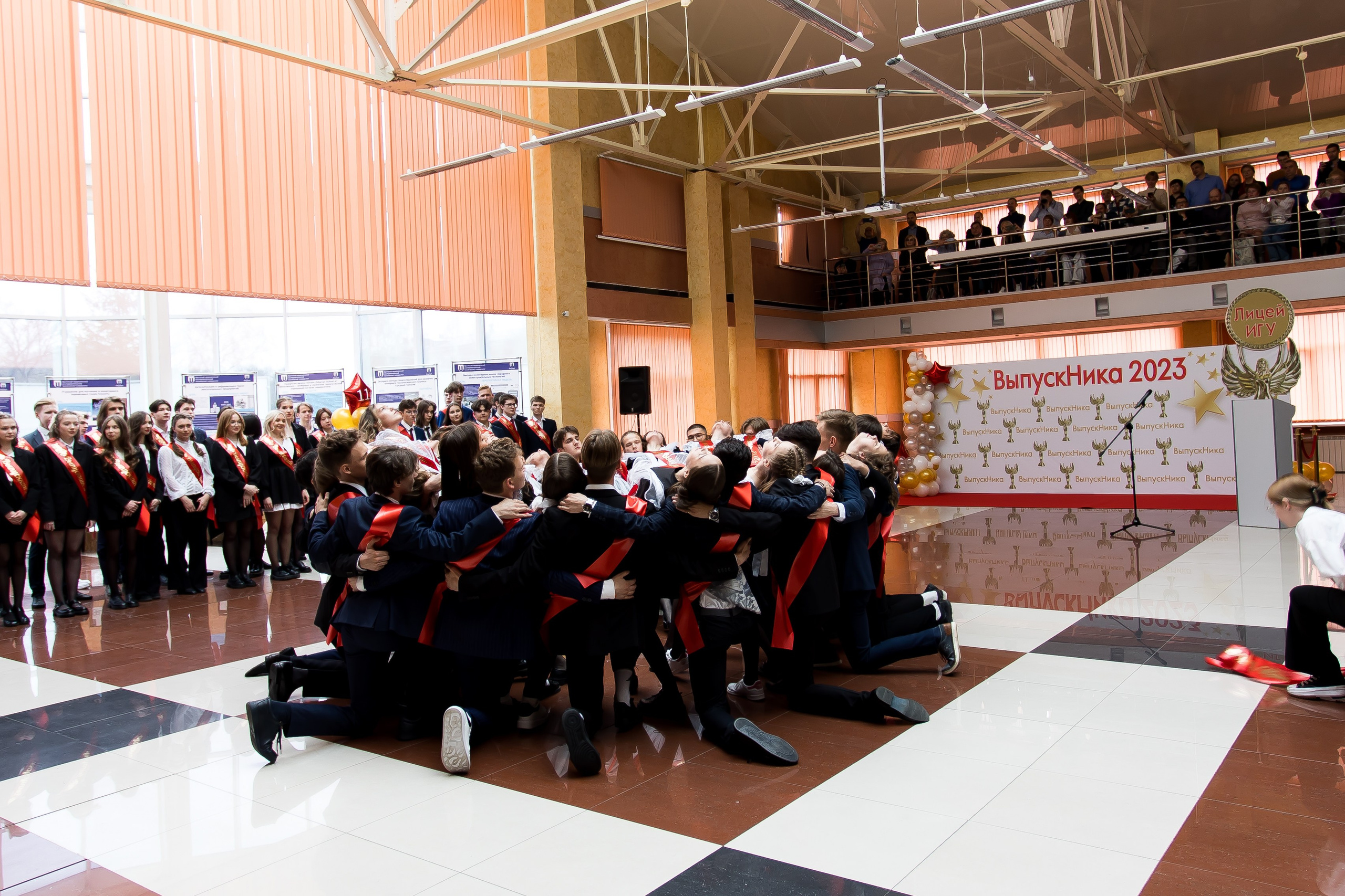 Последний звонок. Фотограф в Иркутске