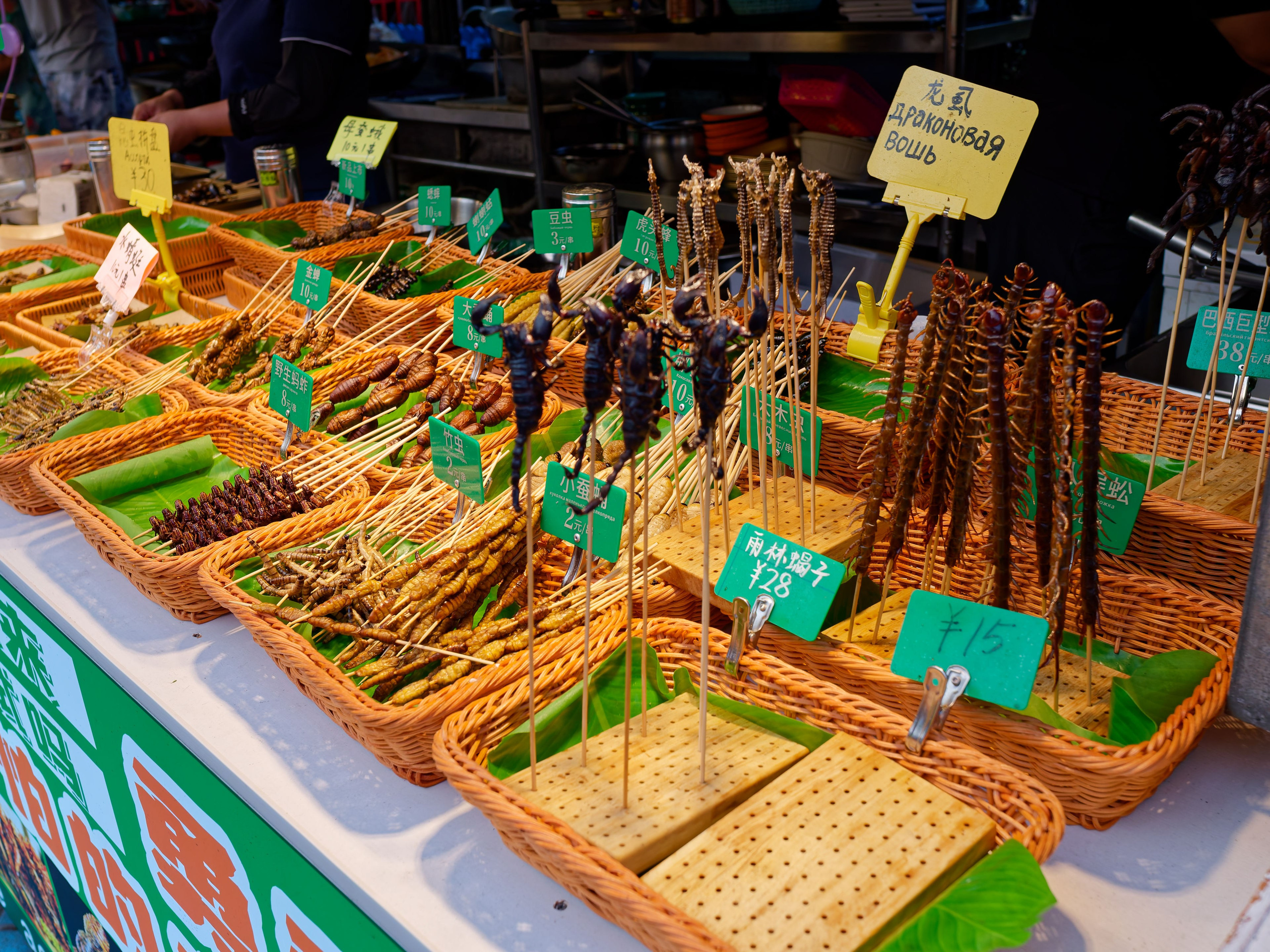 Хайнань 2026, «Food Street» ночная улица еды в Ялунване. Фотопрогулки по Миру