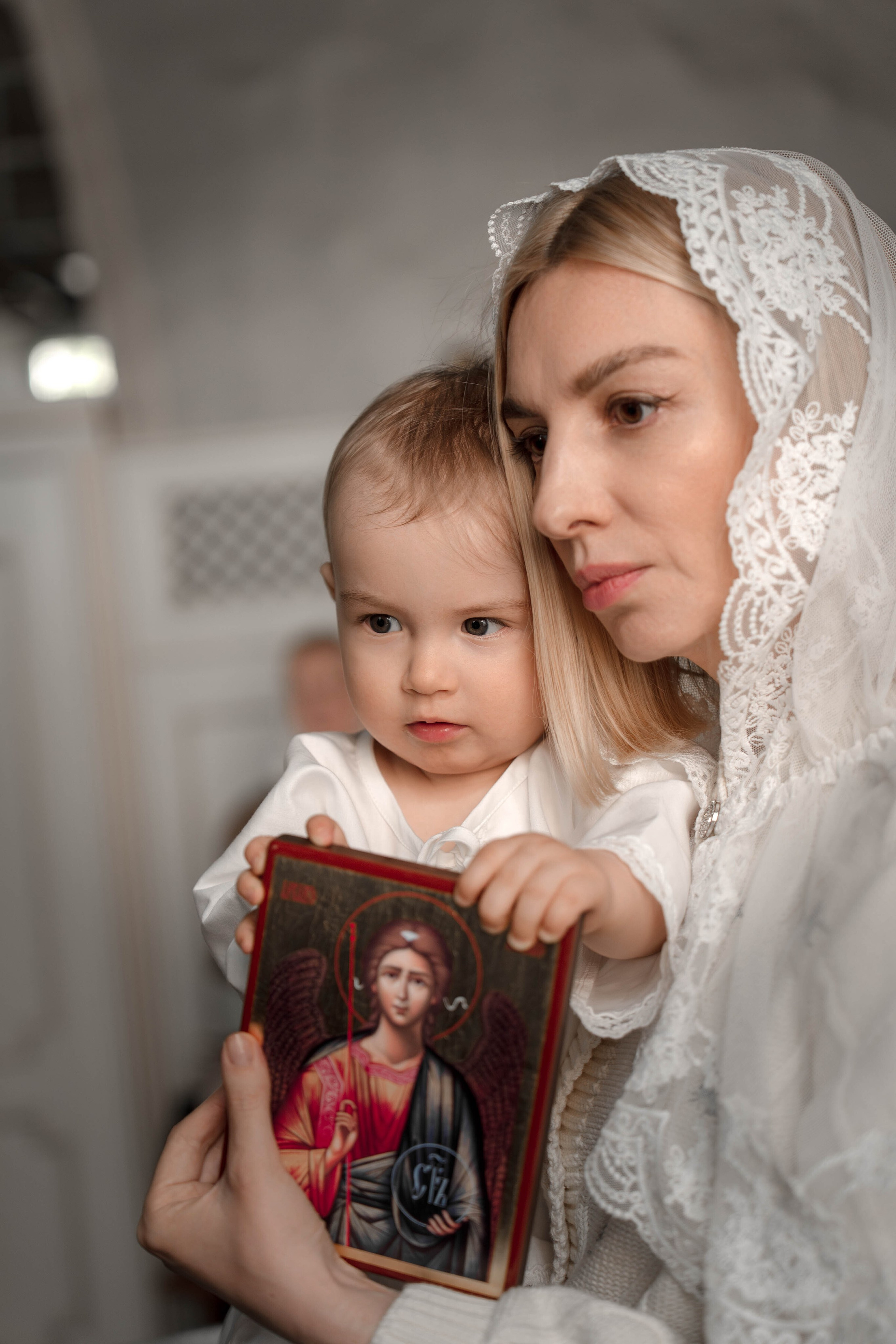 Крещение в Храме Большое Вознесение у Никитских Ворот. Фото- и видеосъёмка крещения и венчания. Фотограф на крещение Москва