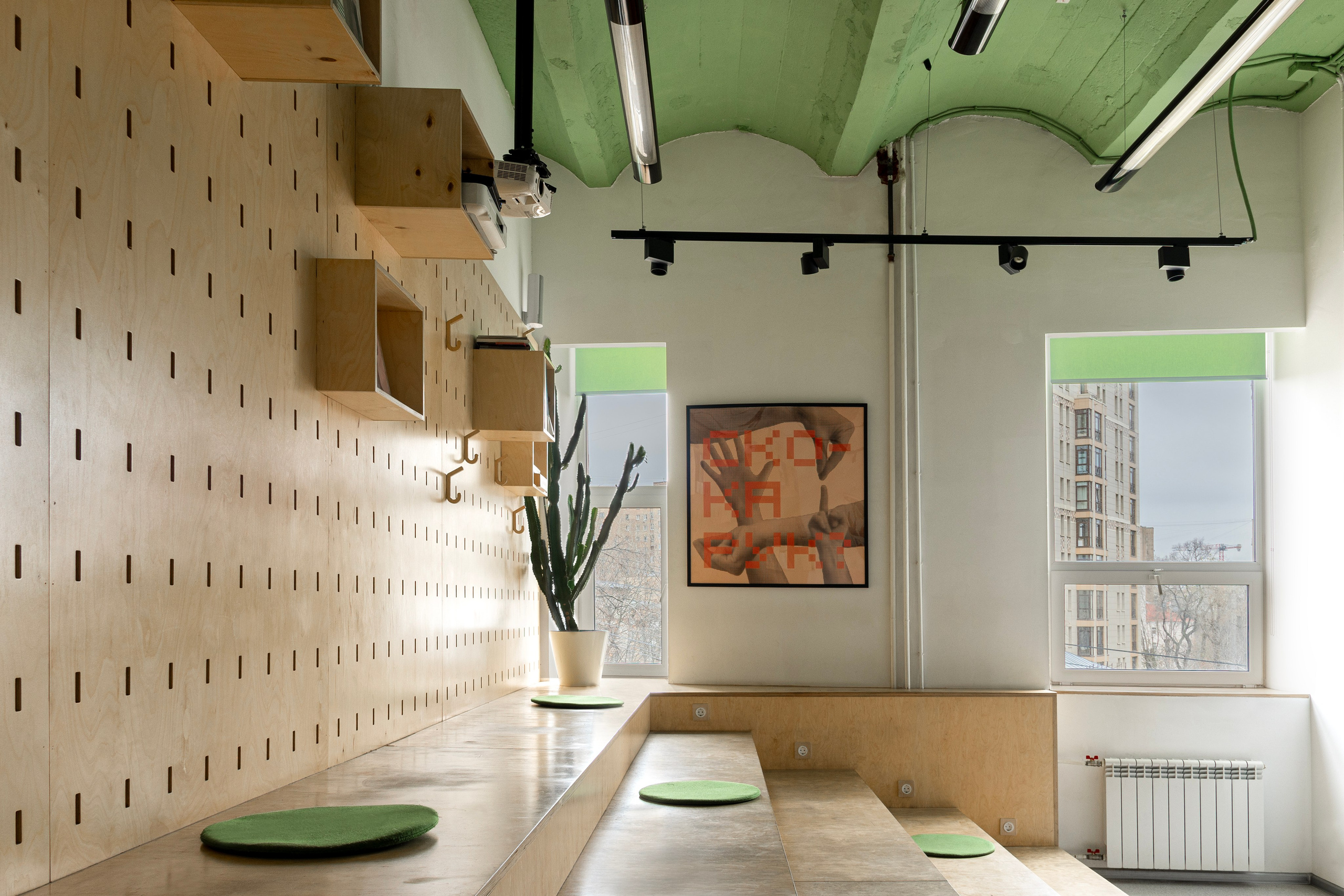 Офис компании Точка дизайна. Интерьерный фотограф Варвара Чеснокова