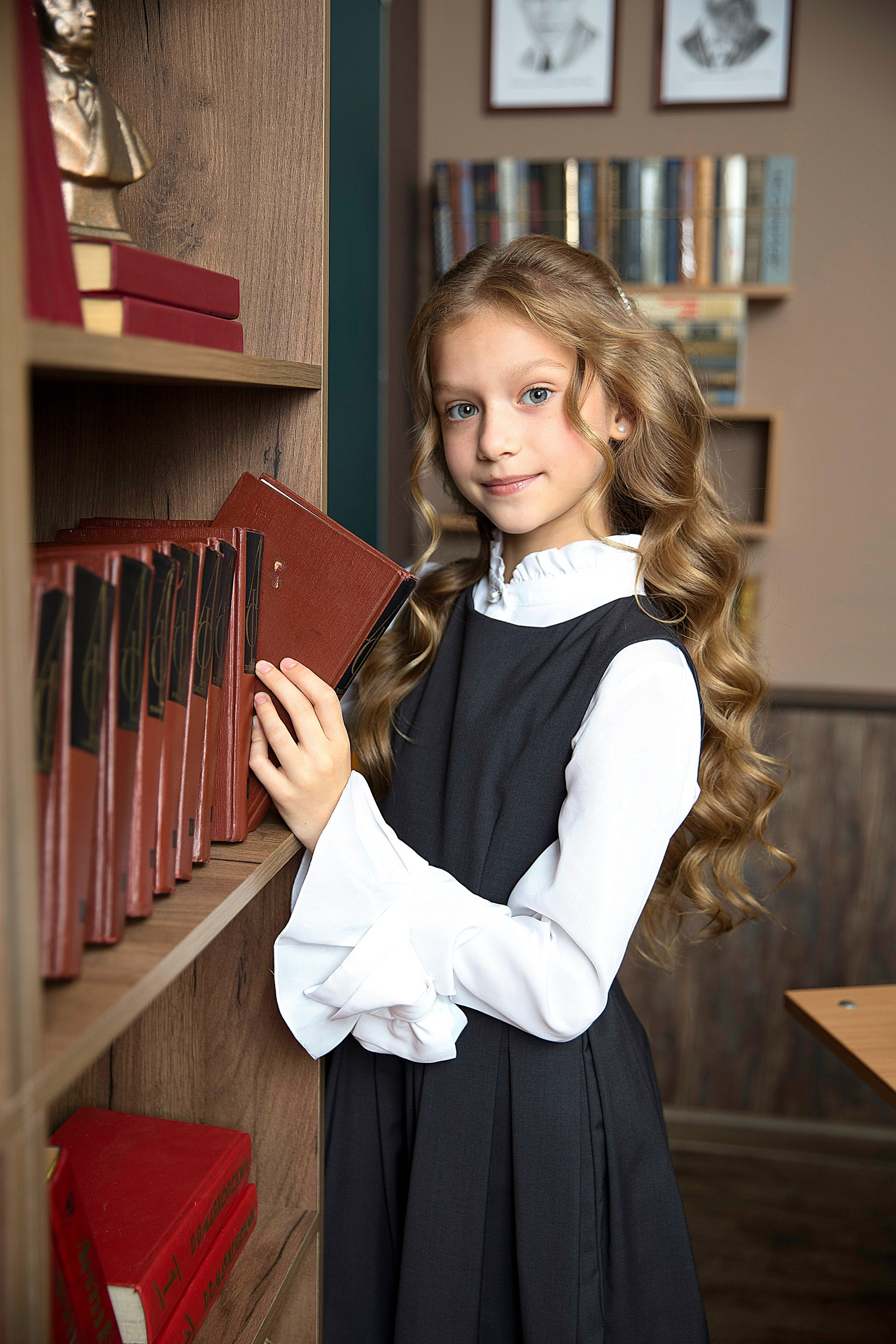 Школьница. Детский школьный фотограф в Кемерово Зиновьева Екатерина