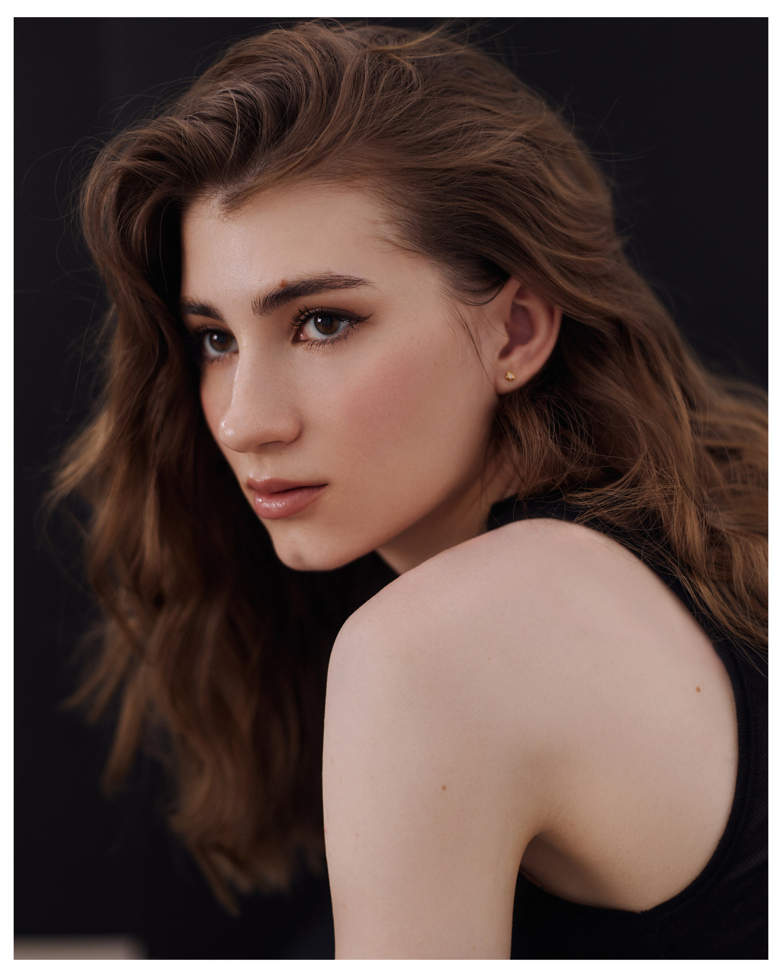 Katya. Влада Зюзина — adalwzet posmotri — коммерческий фотограф в Москве — портретный фотограф, фотограф для брендов