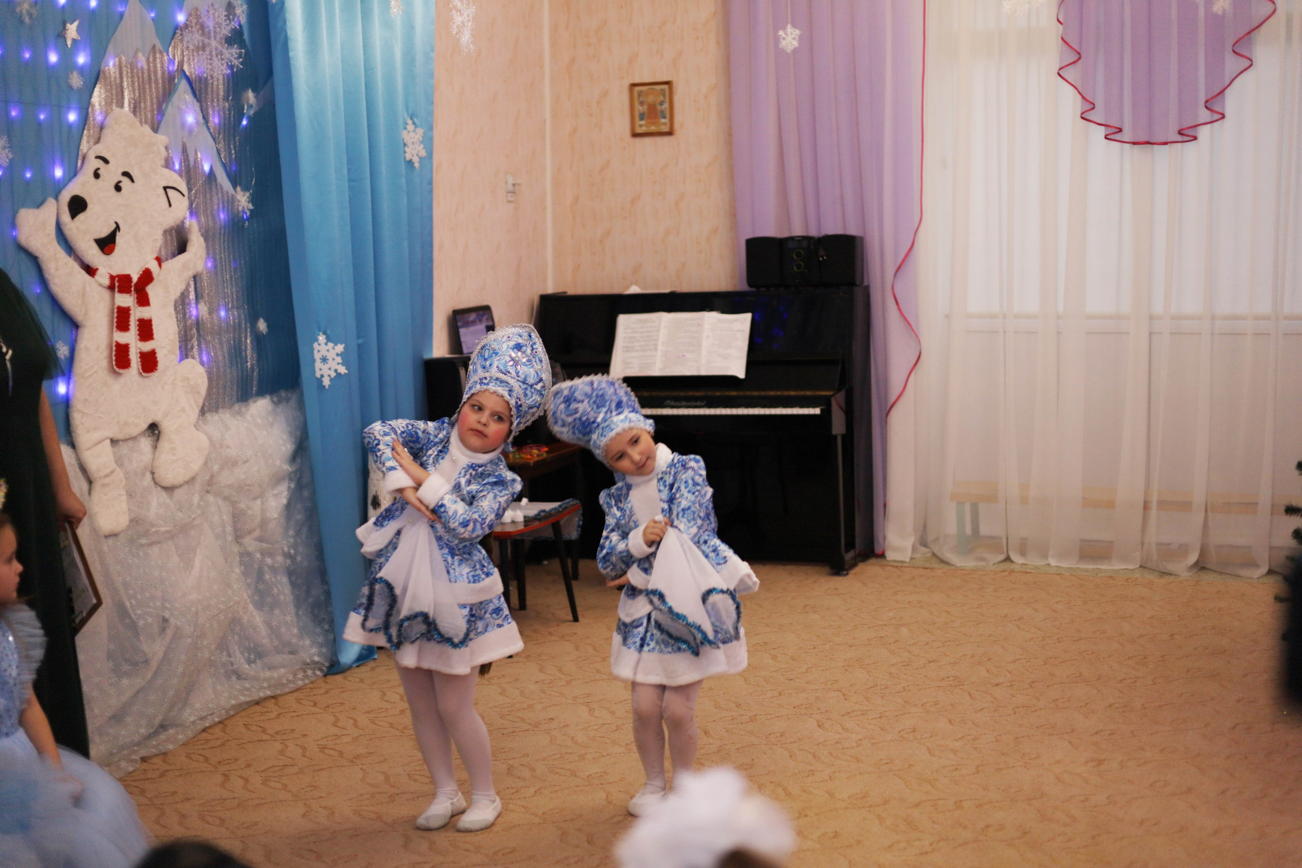 Прайс фото и видеосъемка вручение аттестатов и утренников в детском саду. Свадебный фотограф ростовская область