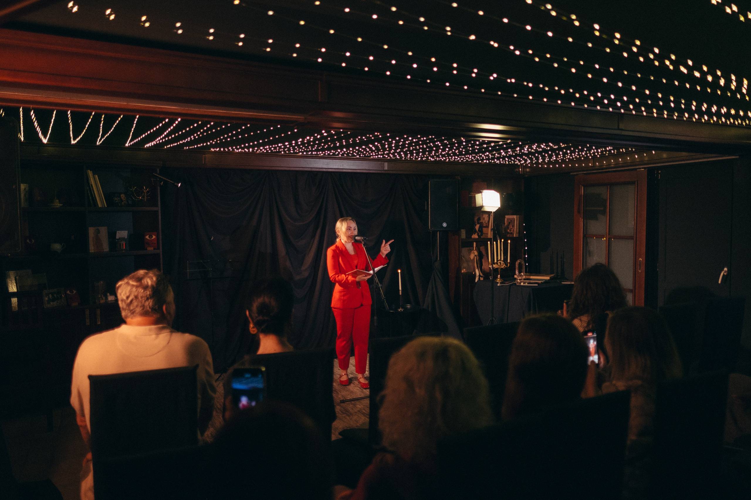 Поэтические встречи «Уютные чтения». Репортажный фотограф в Сочи Екатерина Вежливцева