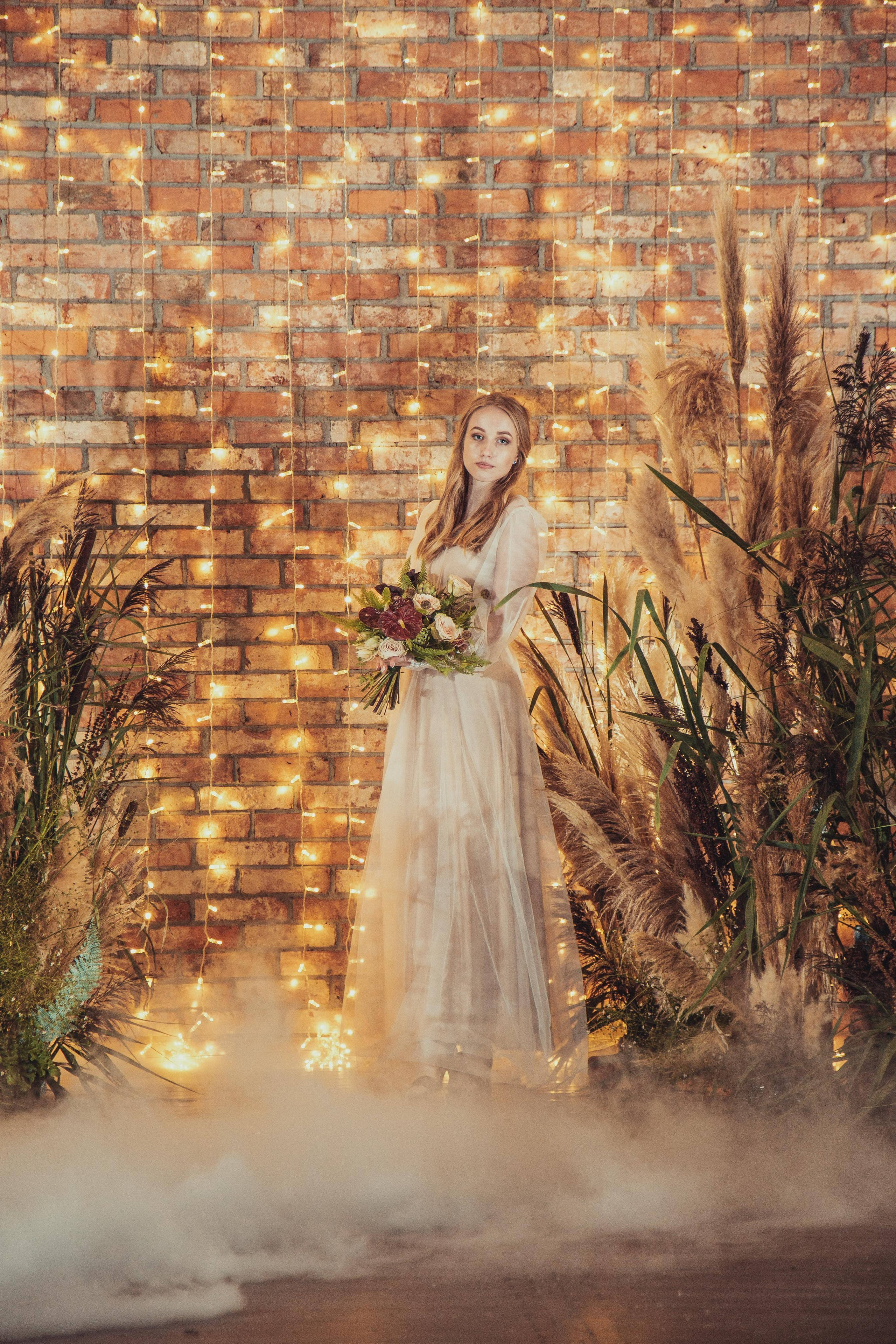Кирпичная стена. Свадебная площадка РАНЧО