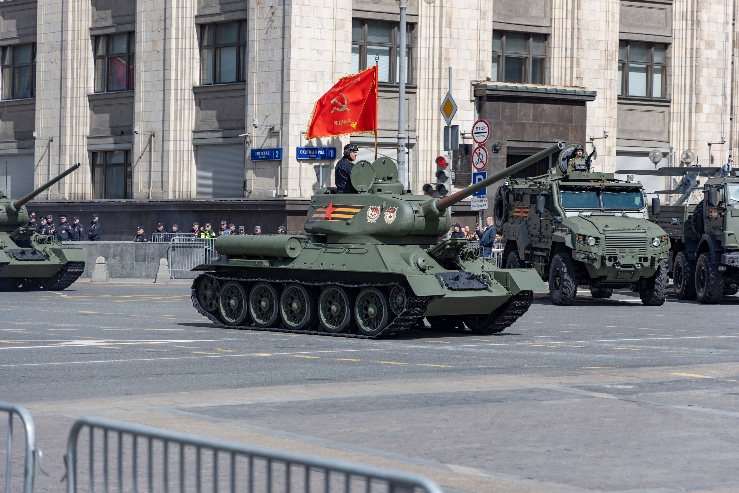 Репетиция парада победы 7 мая 2025 боевая техника. Репортажный, семейный и студийный фотограф в Москве Демин Алексей