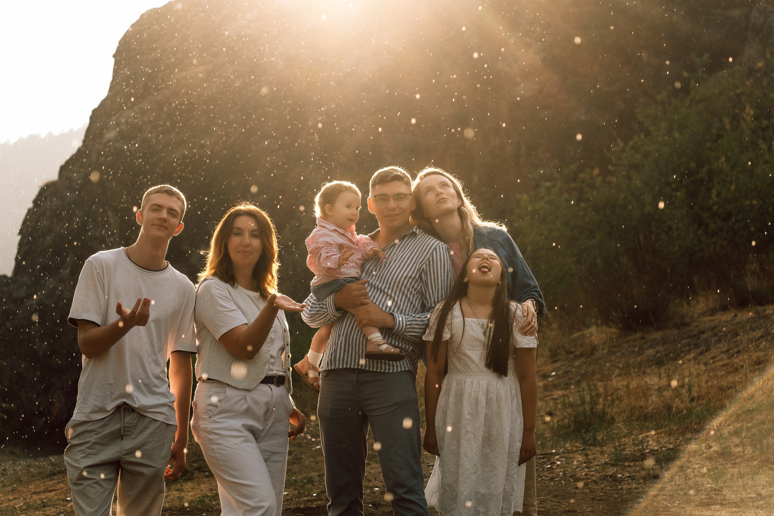 Семейная фотосессия на природе. Портретный фотограф в Чите Анна Камратова. Помогу Вам создать историю, в которой Вы — главный герой!
