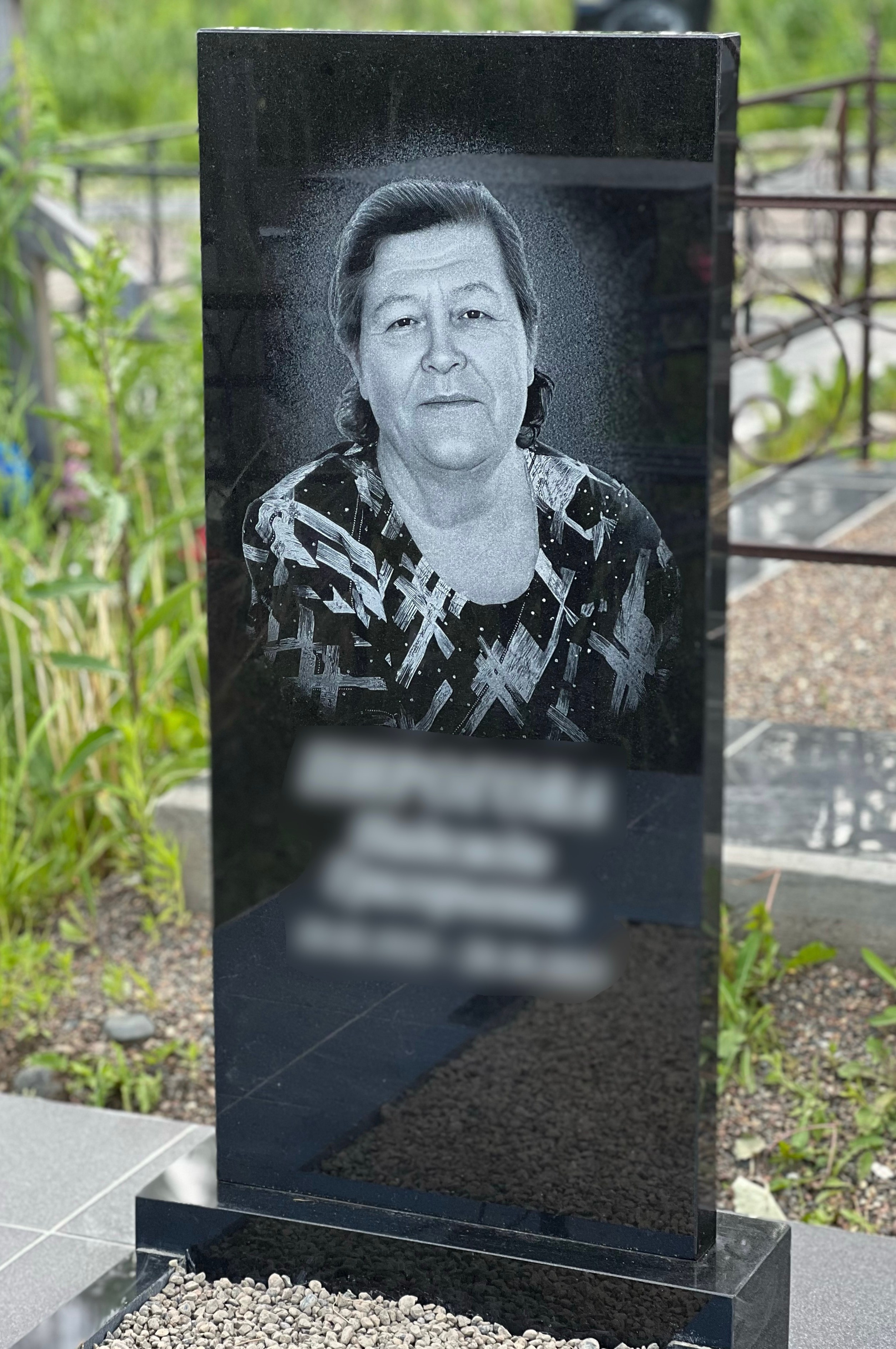 Гравировка от наших художников. ГРАНИТ26 Ритуальные услуги Железногорск. Благоустройство могил, продажа памятников
