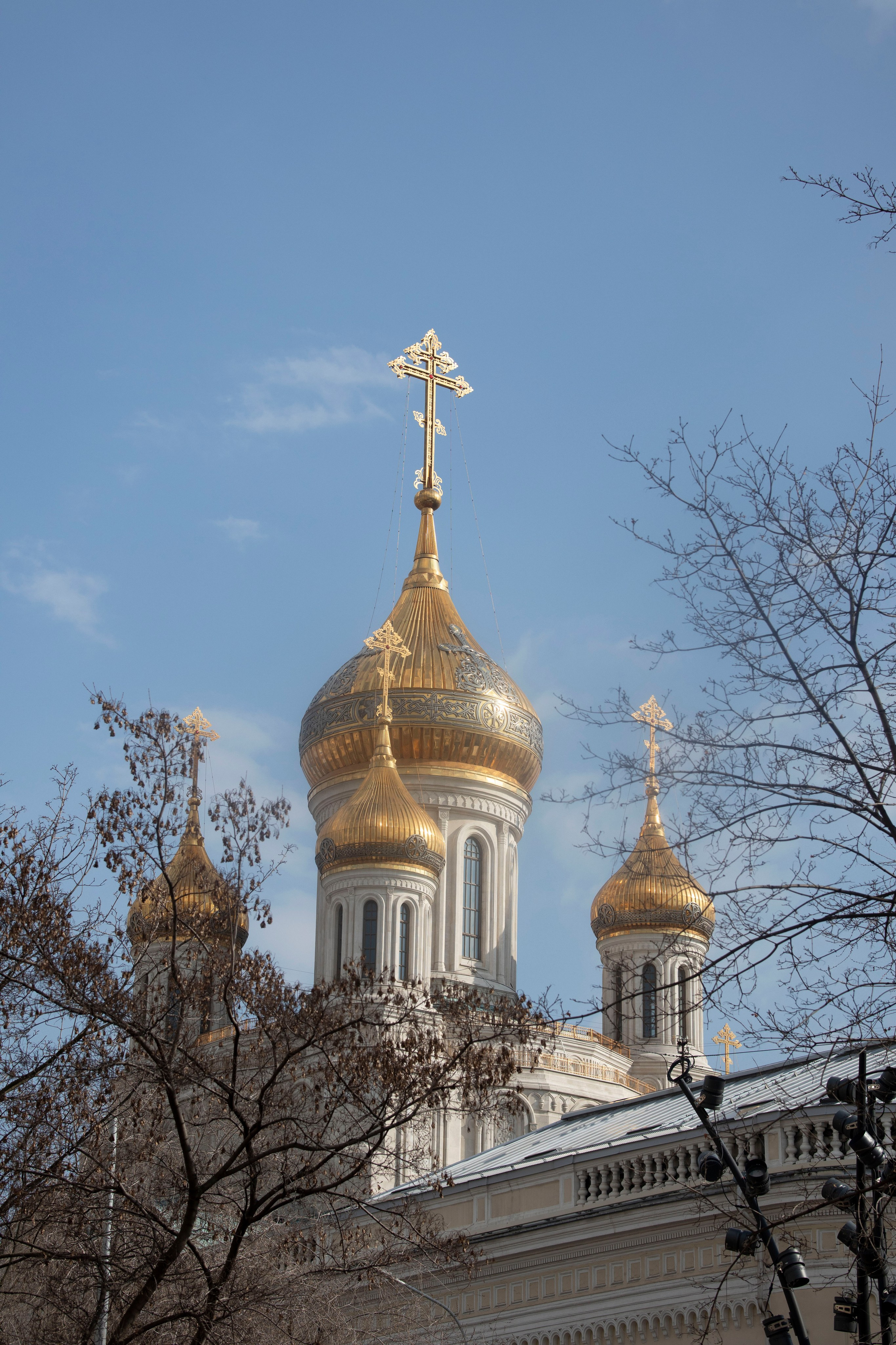 церковь в цвете