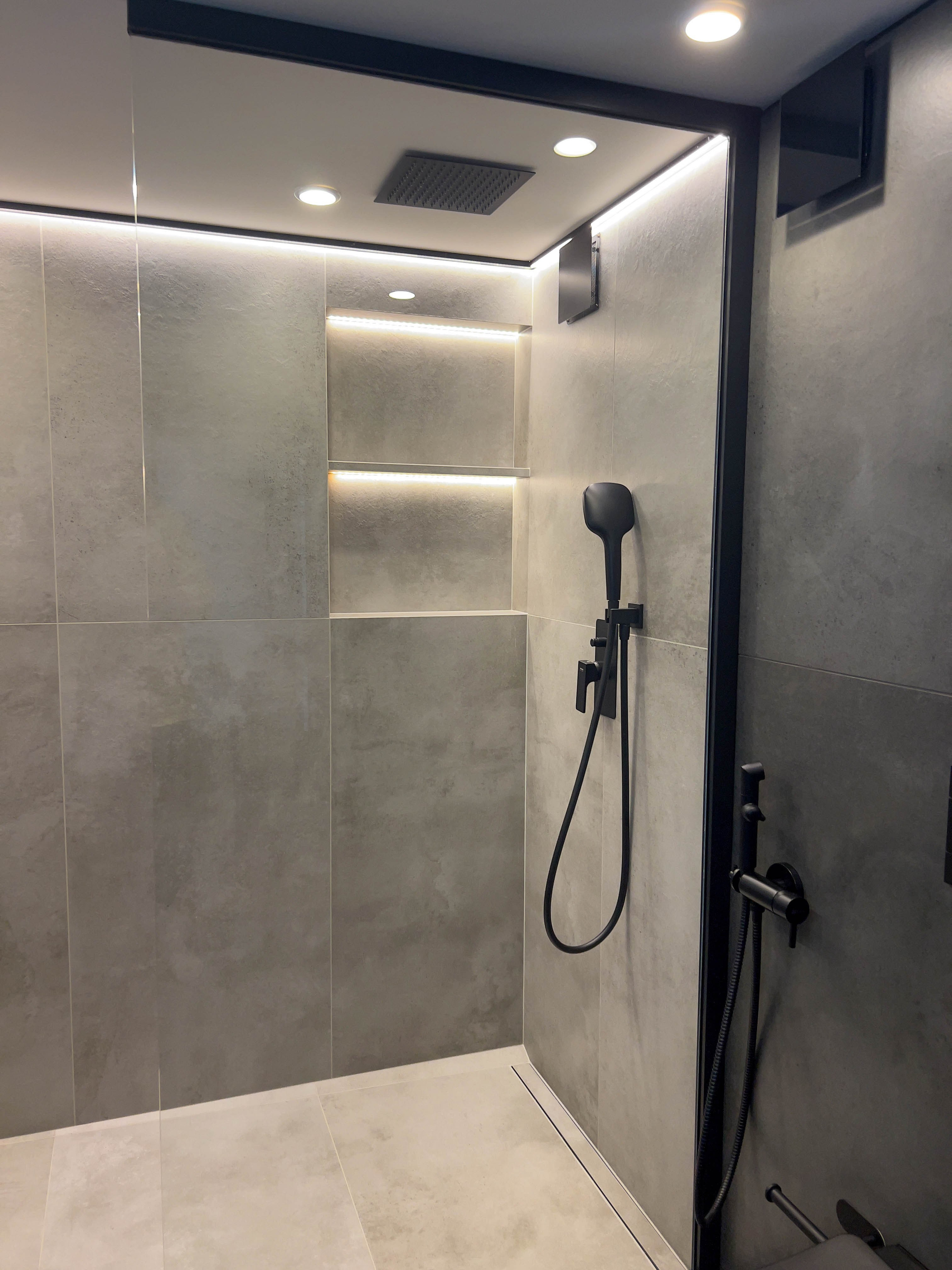 The apartment is on two levels. Fotograf Dmitrii Donets