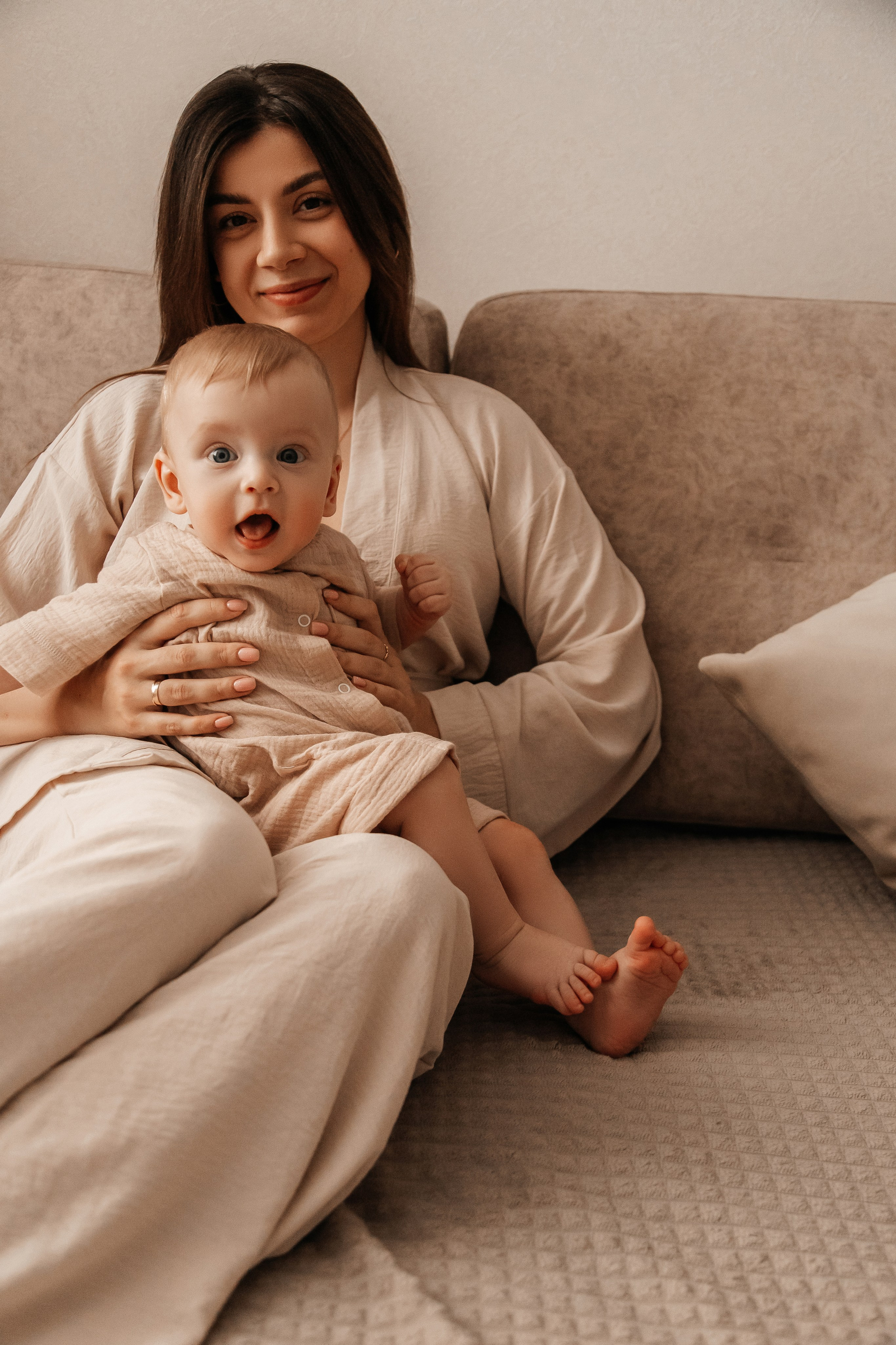 Домашняя съемка мамы с малышом Екатеринбург. ТОПовый фотограф новорожденных newborn и беременности, Екатеринбург