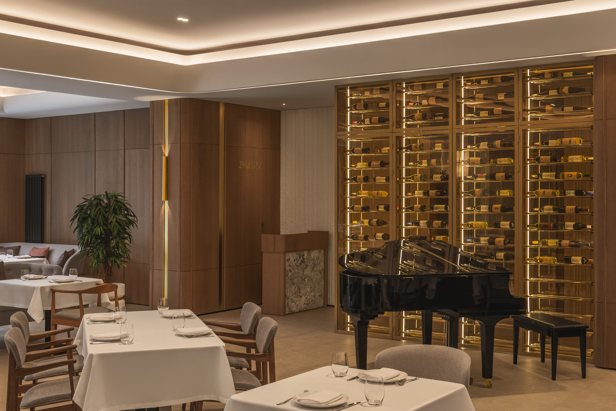 D.studio Irina Simonyan-Sokolova -Ресторан «Zhuldyz». Roman Yakunin — interior photographer in Almaty, Kazakhstan