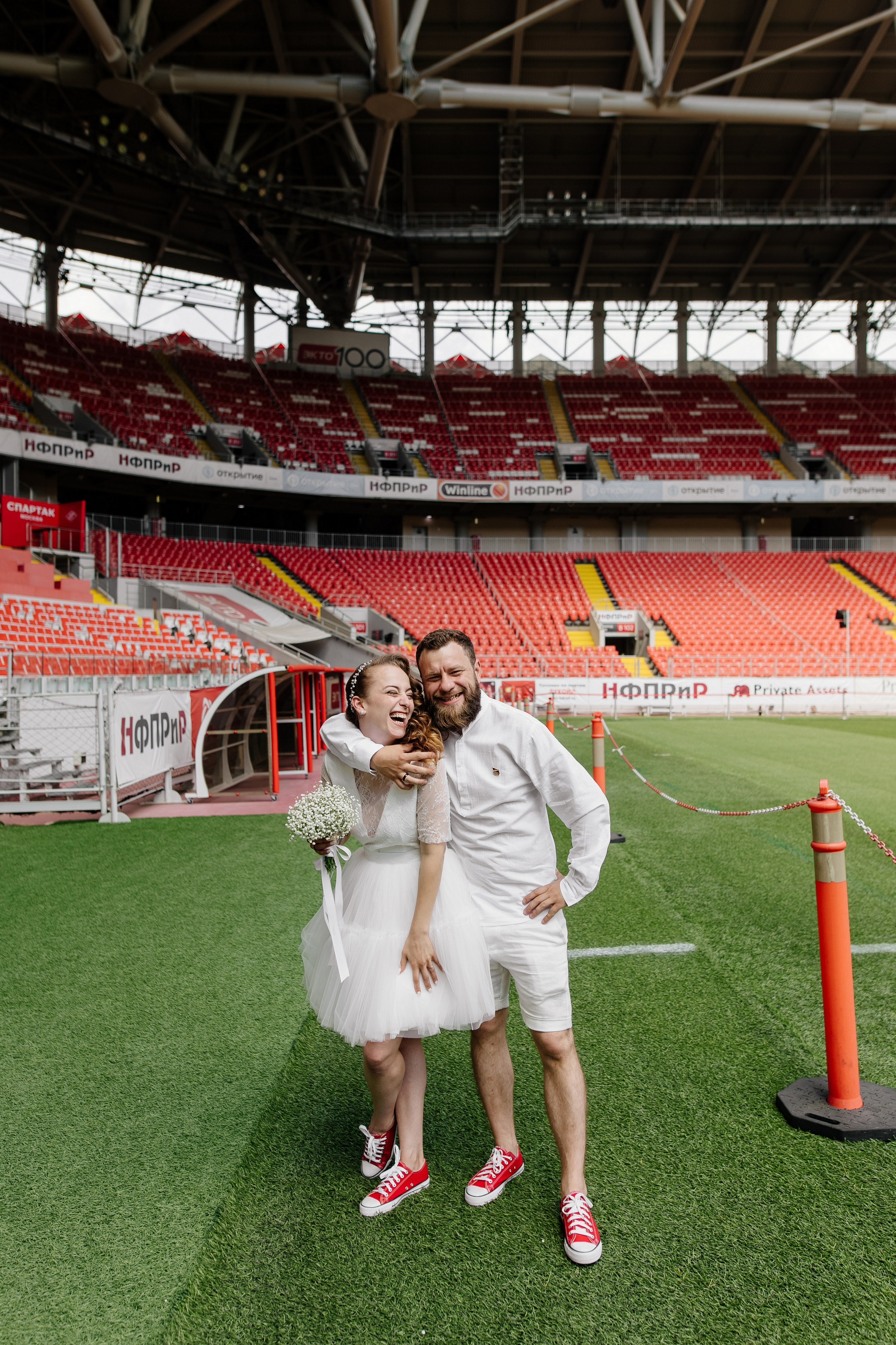 Свадьба на стадионе Спартак Лукойл Арена, свадьба на Северном речном вокзале, свадьба в метро, новые адреса счастья. Свадебный и семейный фотограф Екатерина Иванова