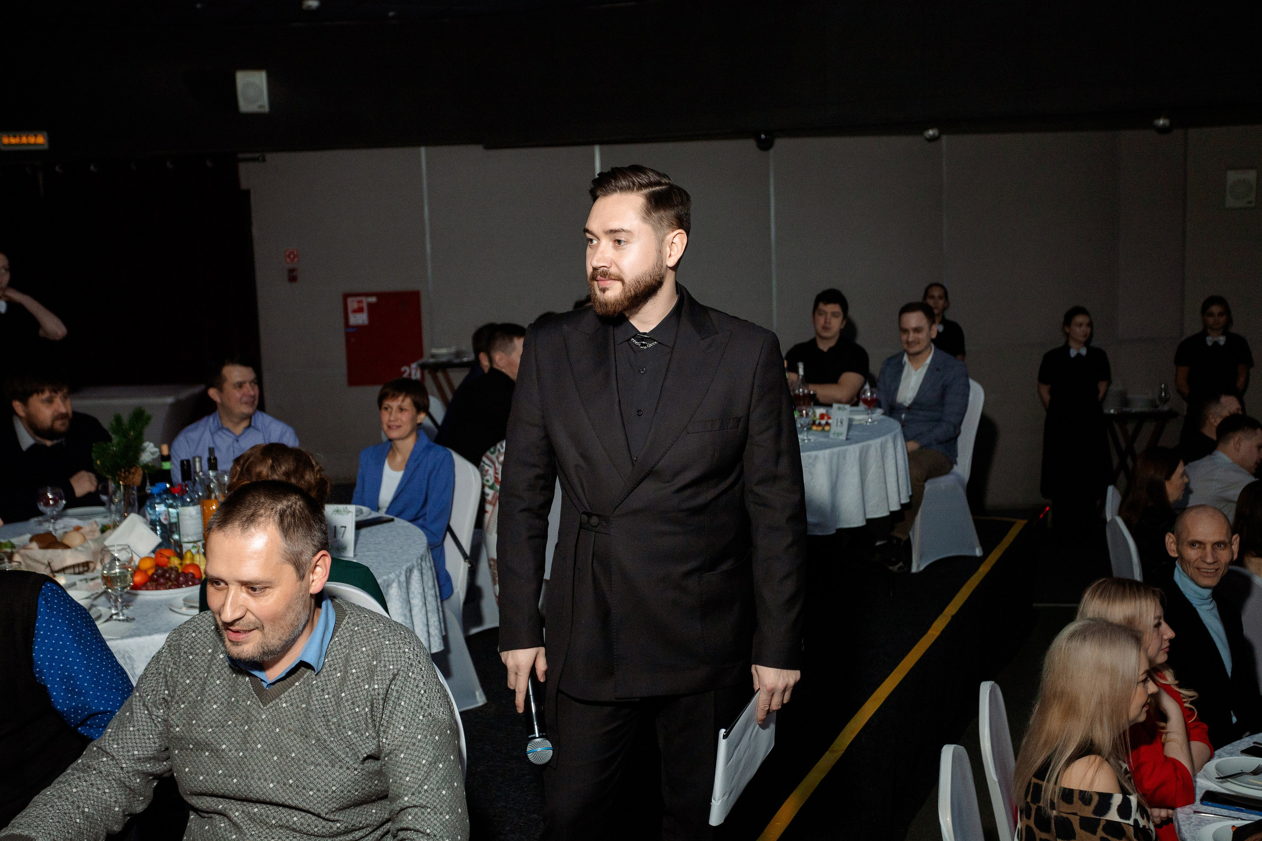 РЕПОРТАЖ: НОВЫЙ ГОД В ДК МЕТАЛЛУРГ. Профессиональный фотограф в Ижевске Леша Петров