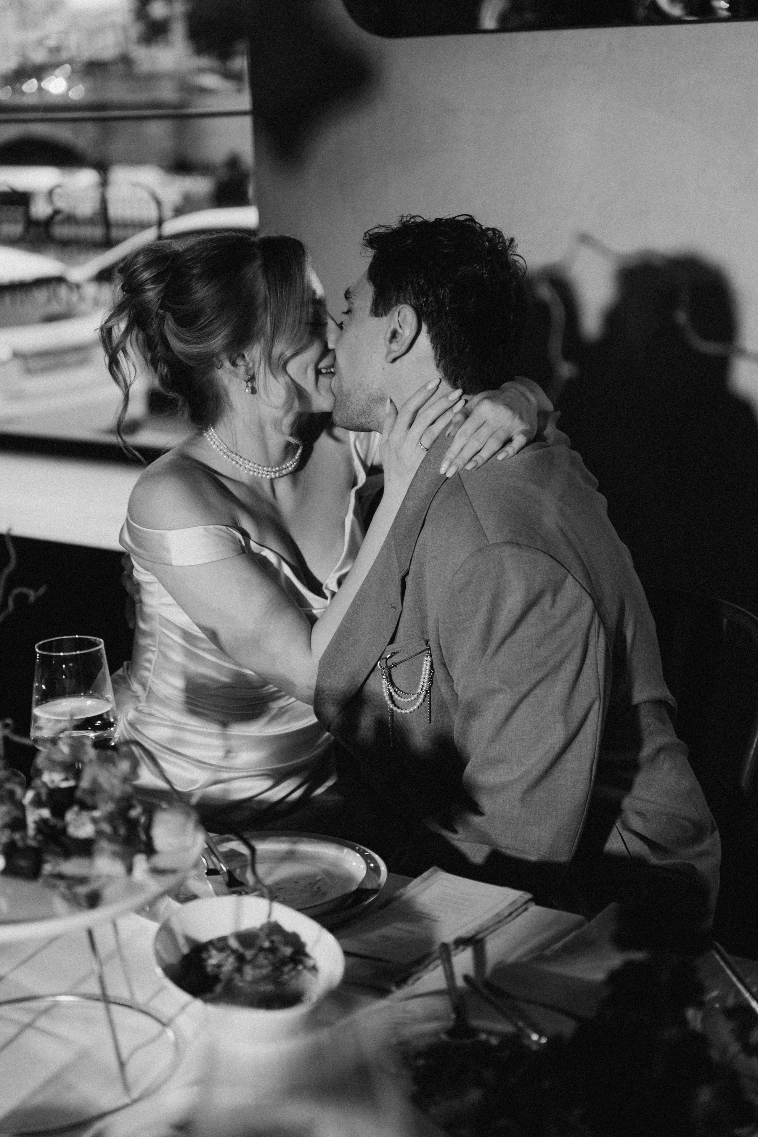 Свадьба в Питере. HELD BY LOVE. Фотограф в Астрахани Радмир Баймухамедов