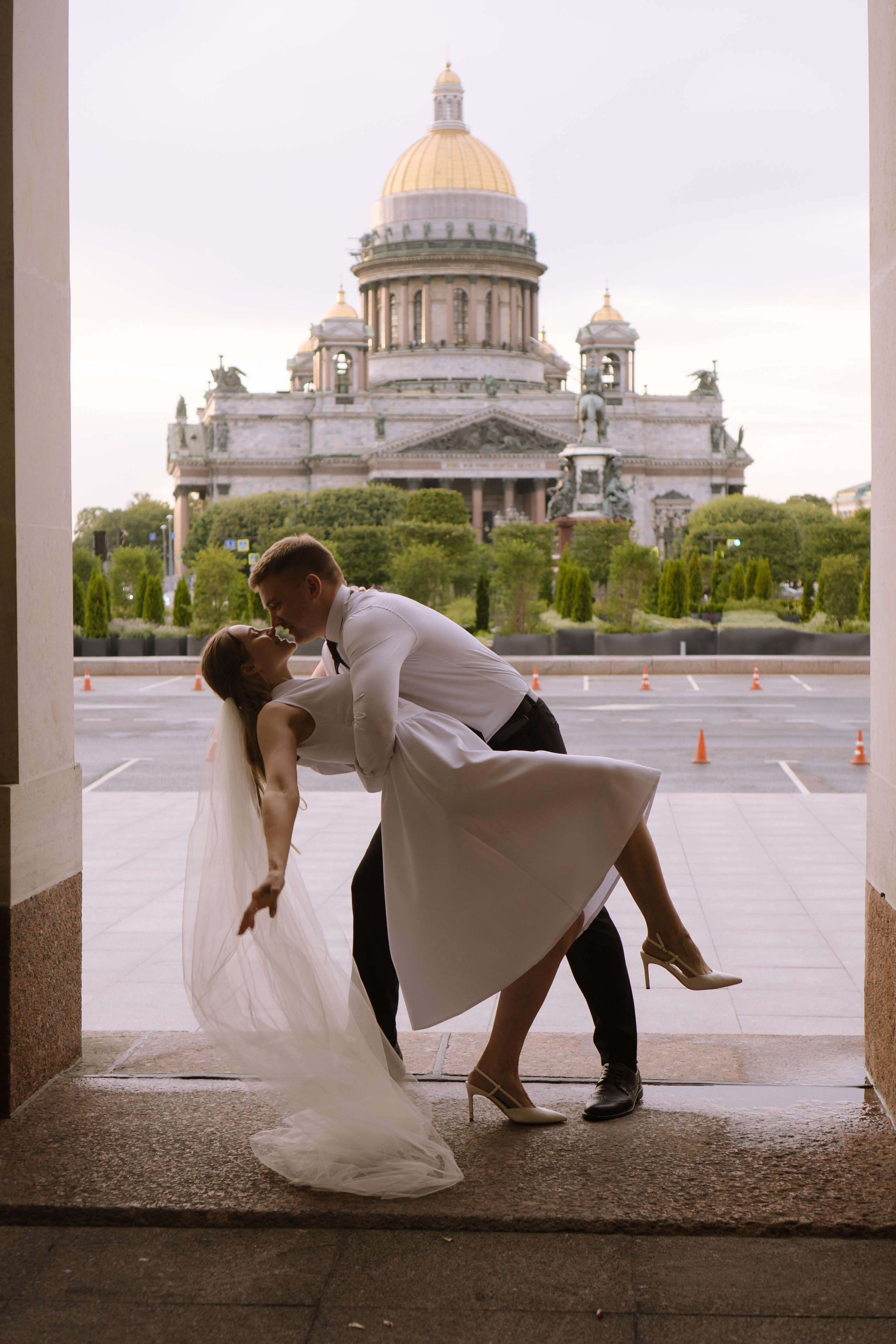 СВАДЕБНАЯ СЬЕМКА С ИСАКИЕВСКИМ СОБОРОМ, АСТОРИЯ И ЗАКОНОДАТЕЛЬНОЕ СОБРАНИЕ. Профессиональный фотограф, Санкт-Петербург — Виктория Богомолова