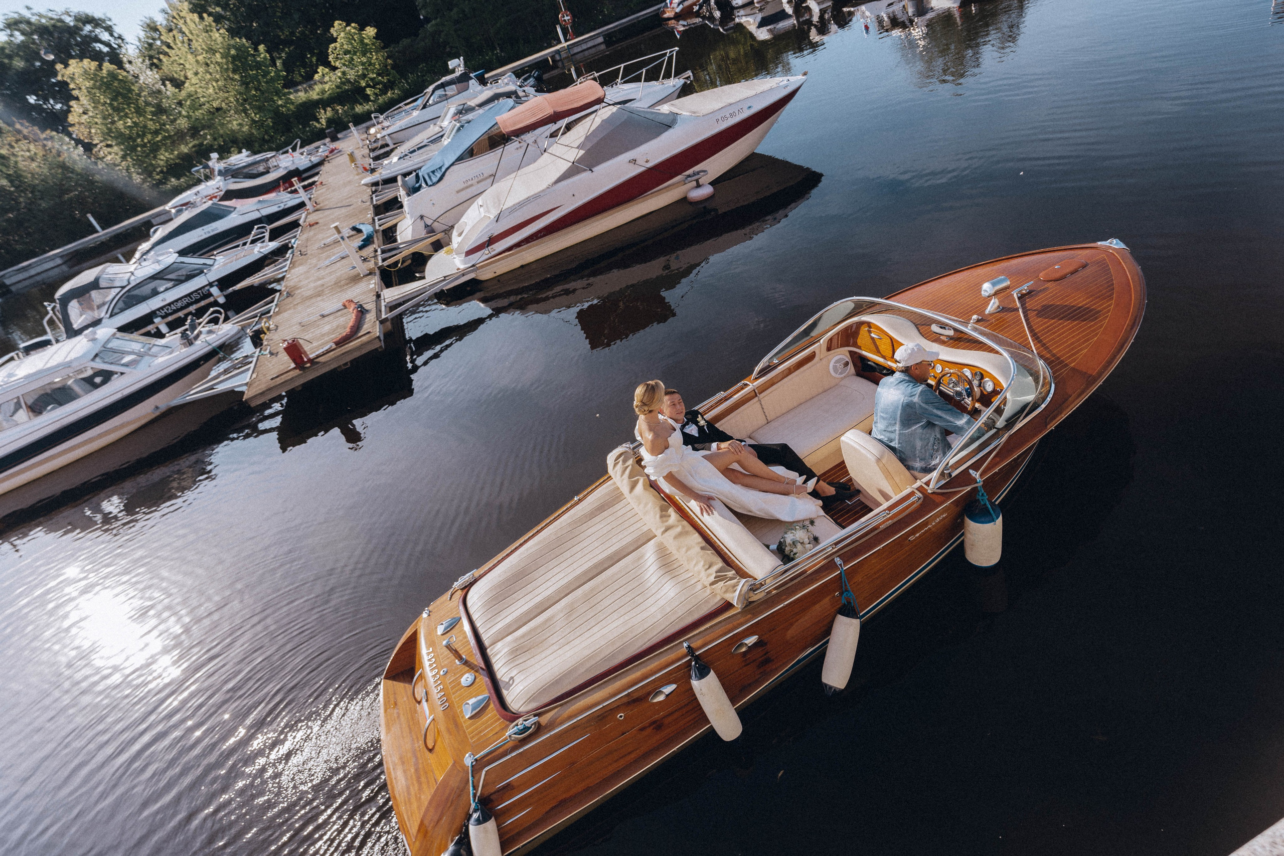 СВАДЕНБНАЯ СЬЕМКА НА КАТЕРЕ ПО КАНАЛАМ САНКТ-ПЕТЕРБУРГА И В АКВАТОРИИ НЕВЫ. Профессиональный фотограф, Санкт-Петербург — Виктория Богомолова