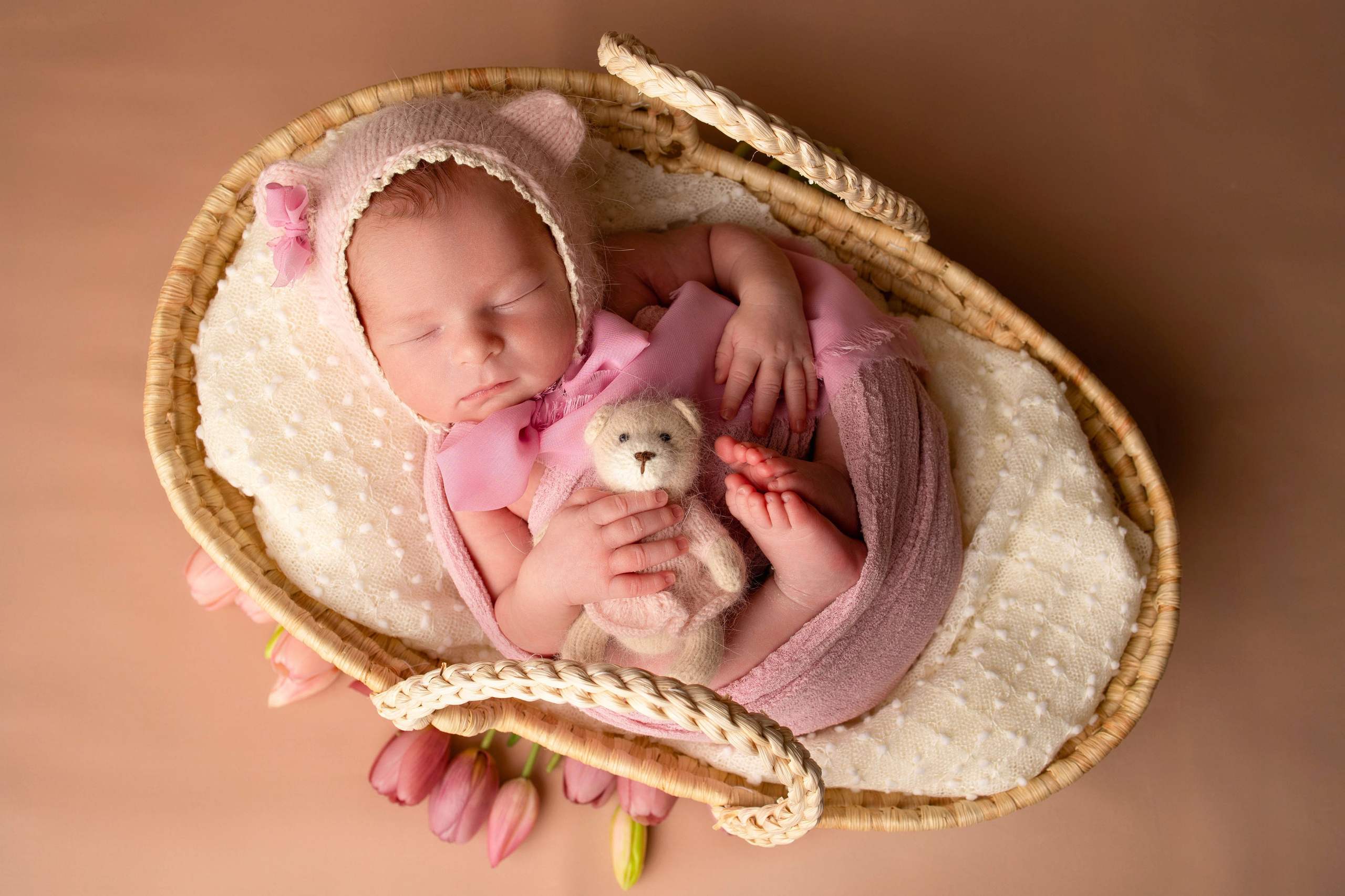 Нежная и милая фотосессия первых дней жизни Вашего ребенка в Минске. Фотограф новорождённых Минск — стоимость newborn фотосессии в Минске