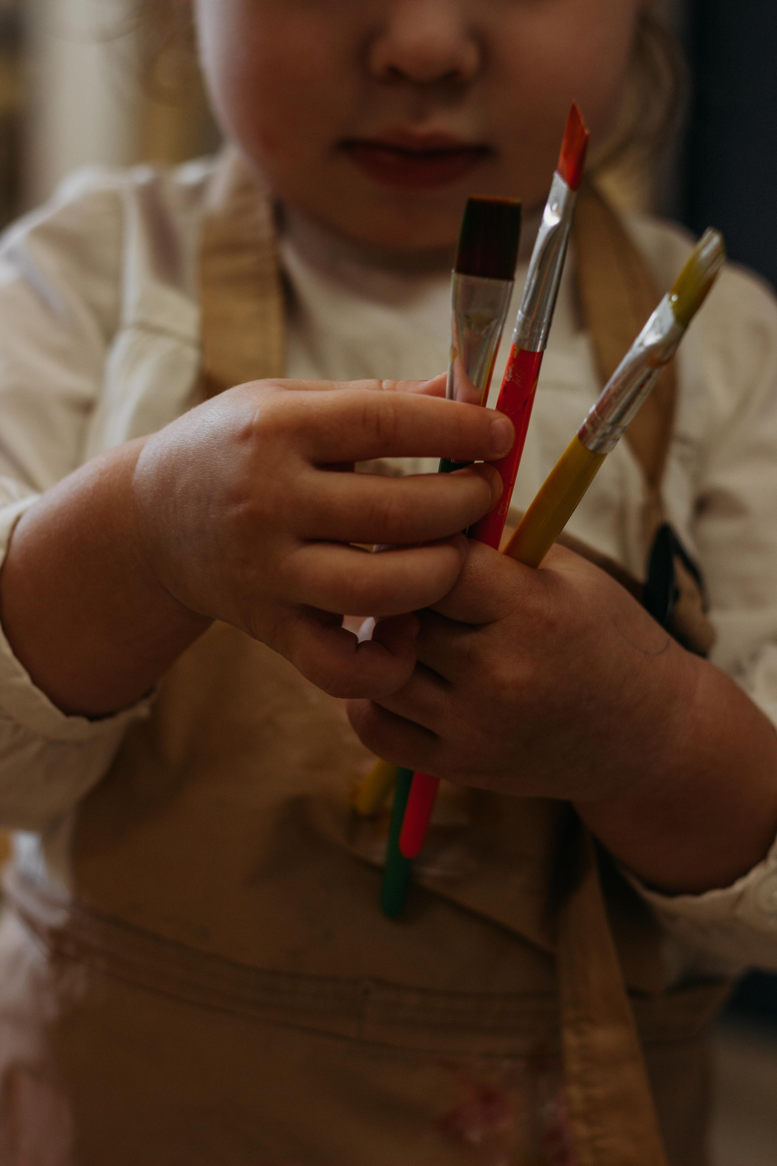 Фотосессия юной художницы. Венера Гайн. Репортажный фотограф  Тюмень. Обучение фотографии с 0