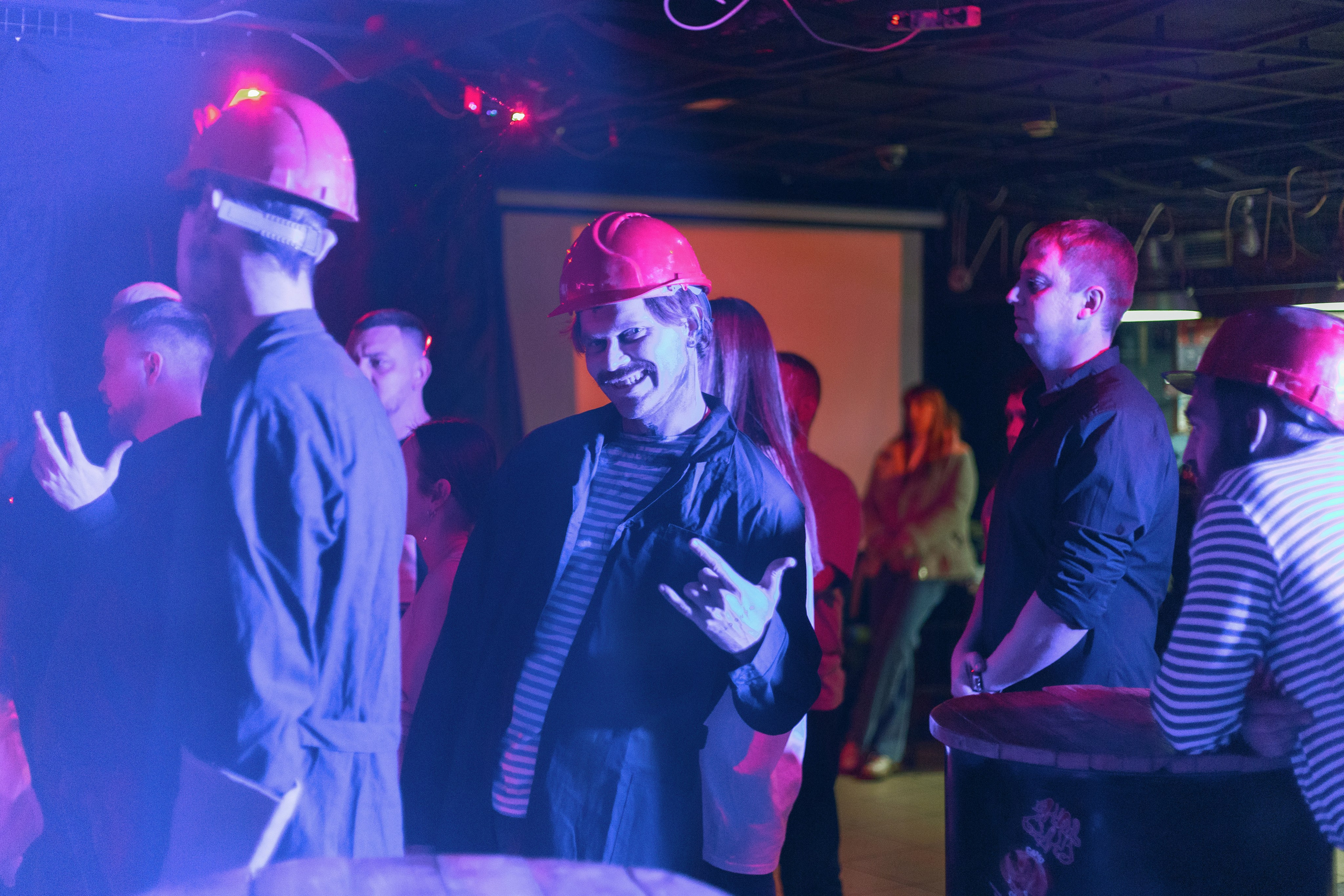 Бэкстейдж со съёмок фильма «Третья смена». Фотограф Александр Закадычный | Таганрог