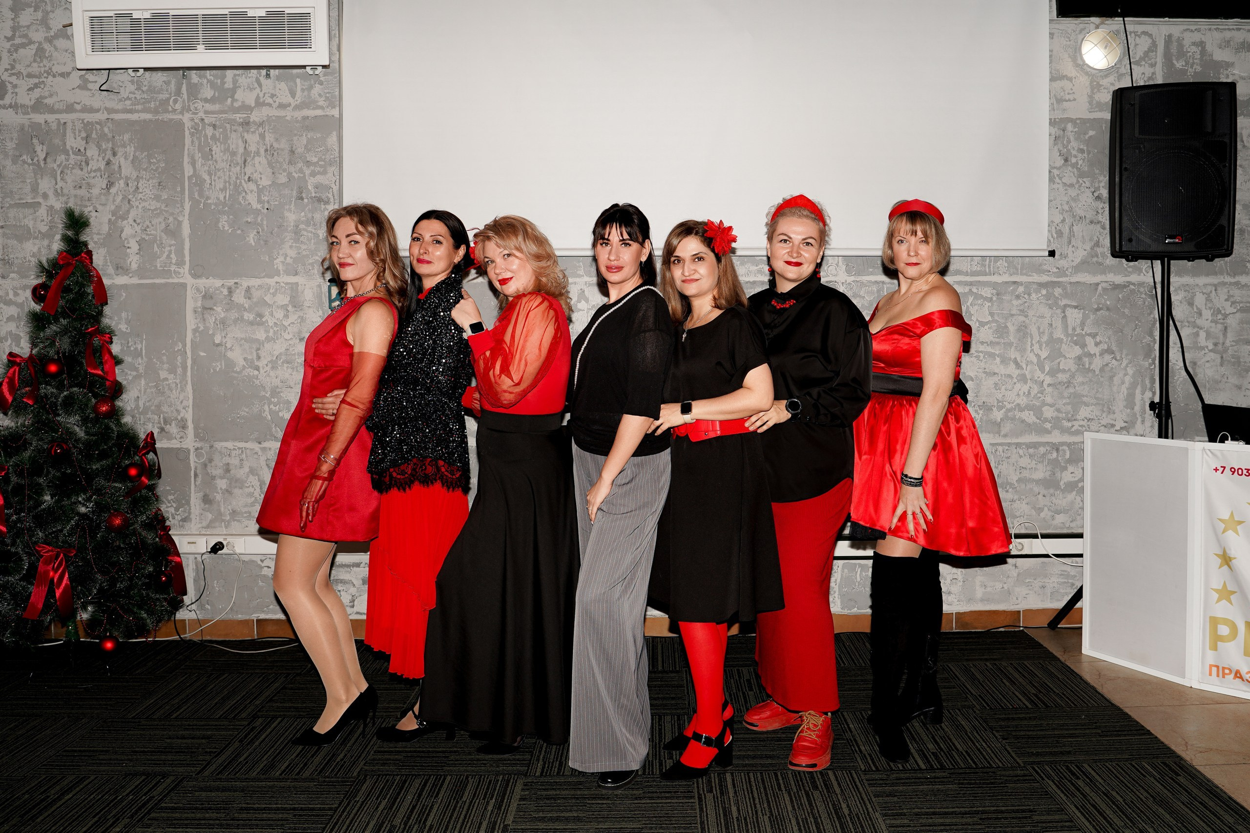 Новогодний корпоратив в ресторане Балаган в Ростов-на-Дону. Свадебный фотограф в Ростове-на-Дону. Таинство Крещения и Венчания, семейные фотосессии. Алёна Чёботова