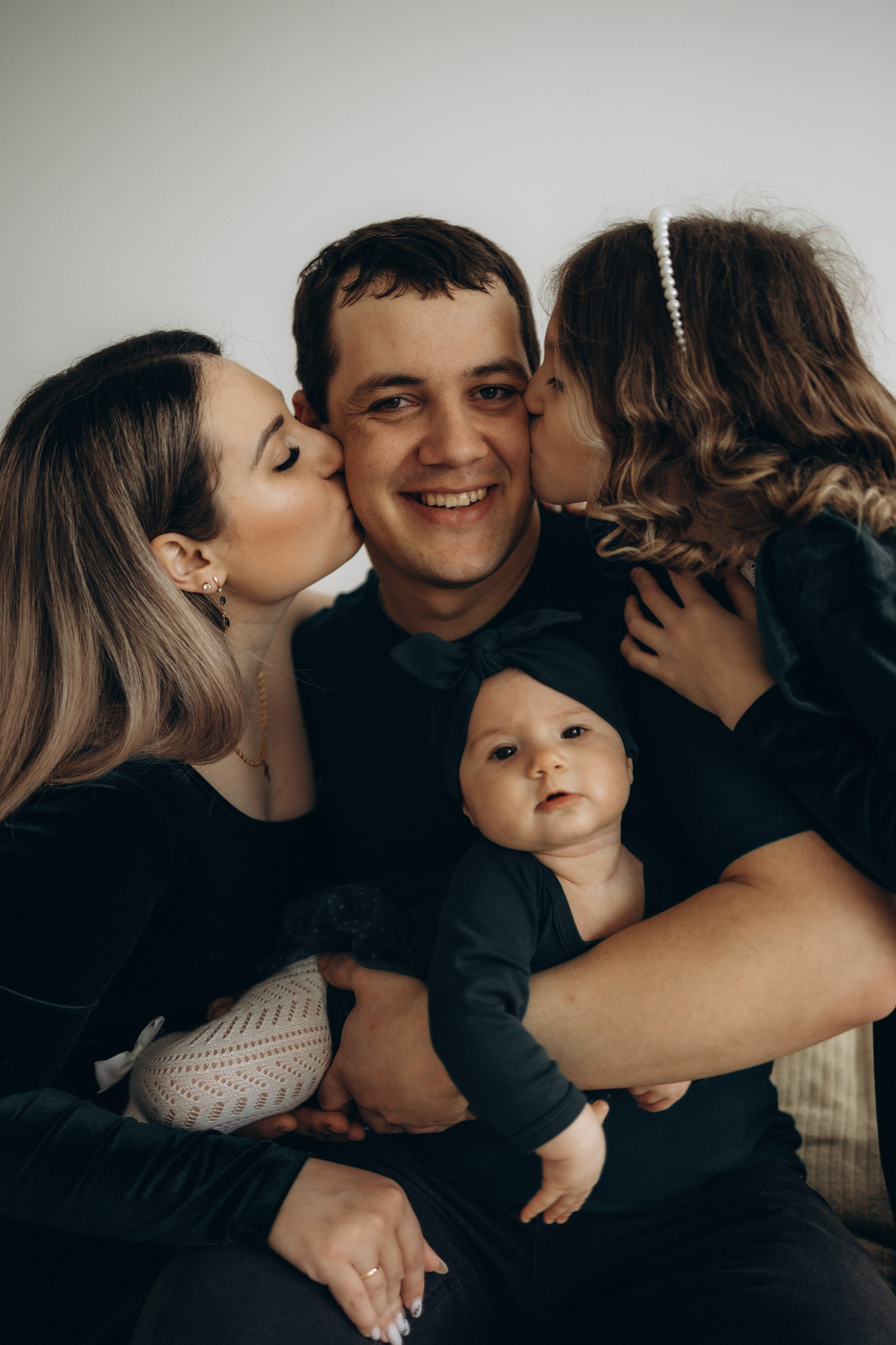 Студийная семейная фотосъемка (6.04.2025) г. Обнинск (Калужская обл.). Надежда Стар семейный и церковный фотограф в Жукове и Калужской области