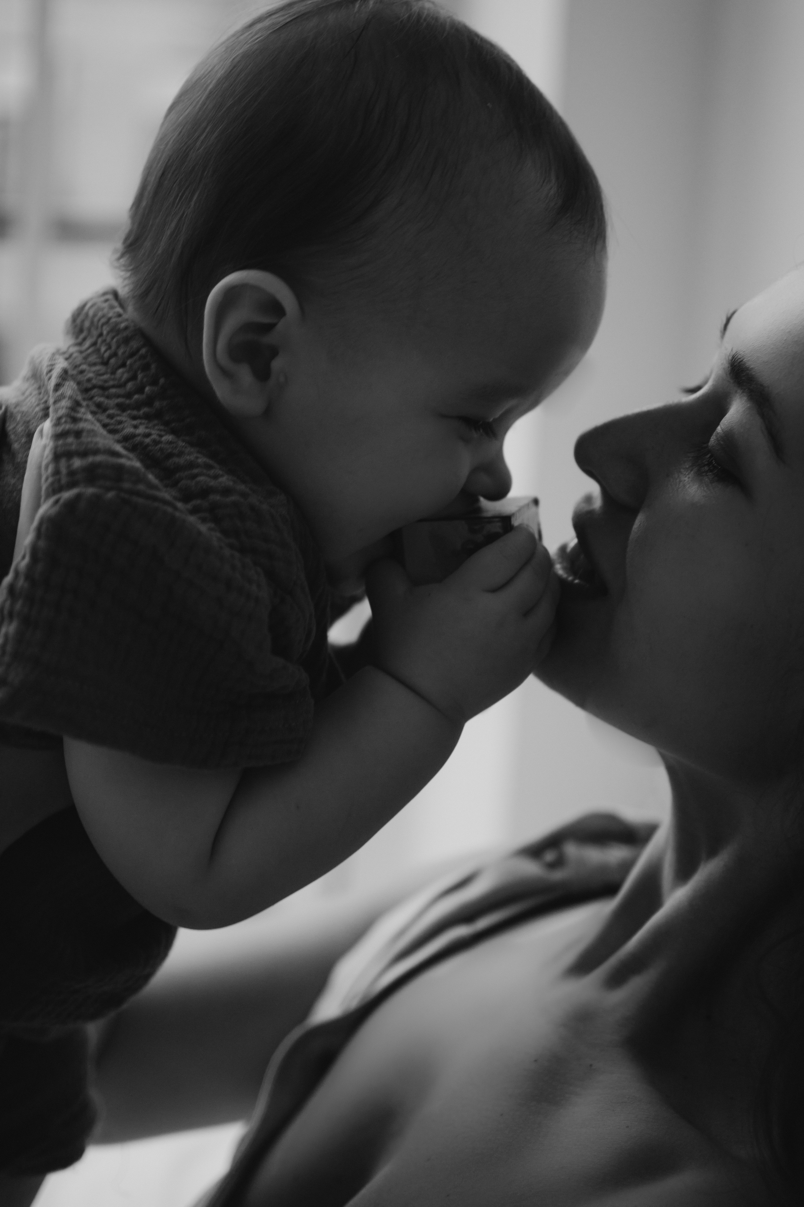 Регина и малыш Дима. Семейный, домашний, ньюборн фотограф Москва Цветкова Елизавета