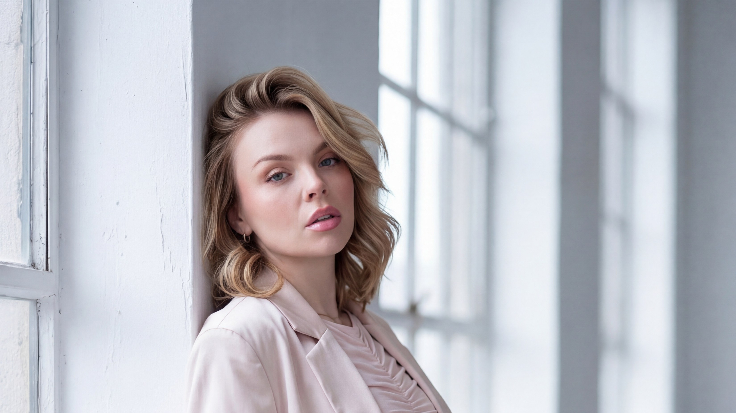 Креатор, ИИ-генерация, ИИ-фотосессии. AI-контент для брендов, маркетплейсов и личного бренда