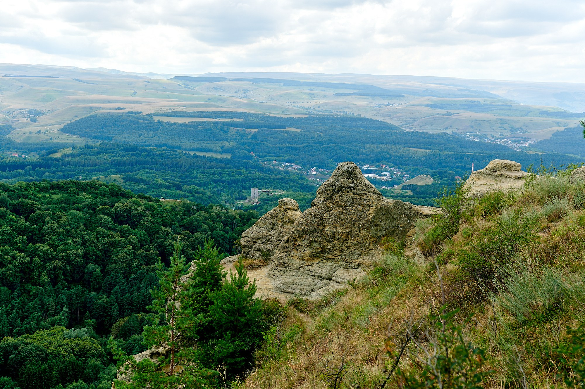 Кисловодск, Россия. Август 2024. Фотографии отовсюду и обо всем