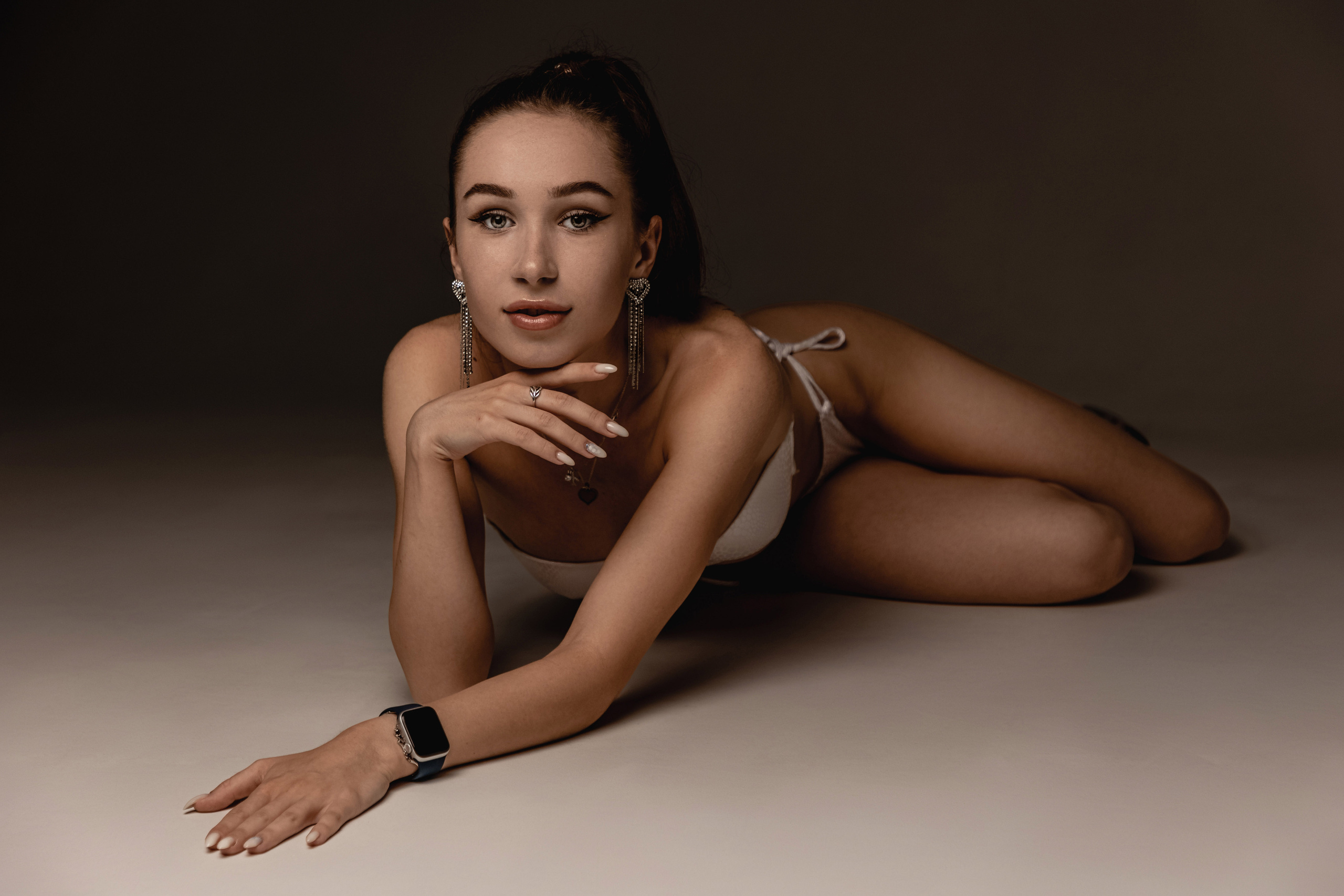 Фотосессия в белье на циклораме. Коммерческий фотограф Андрей Тремасов