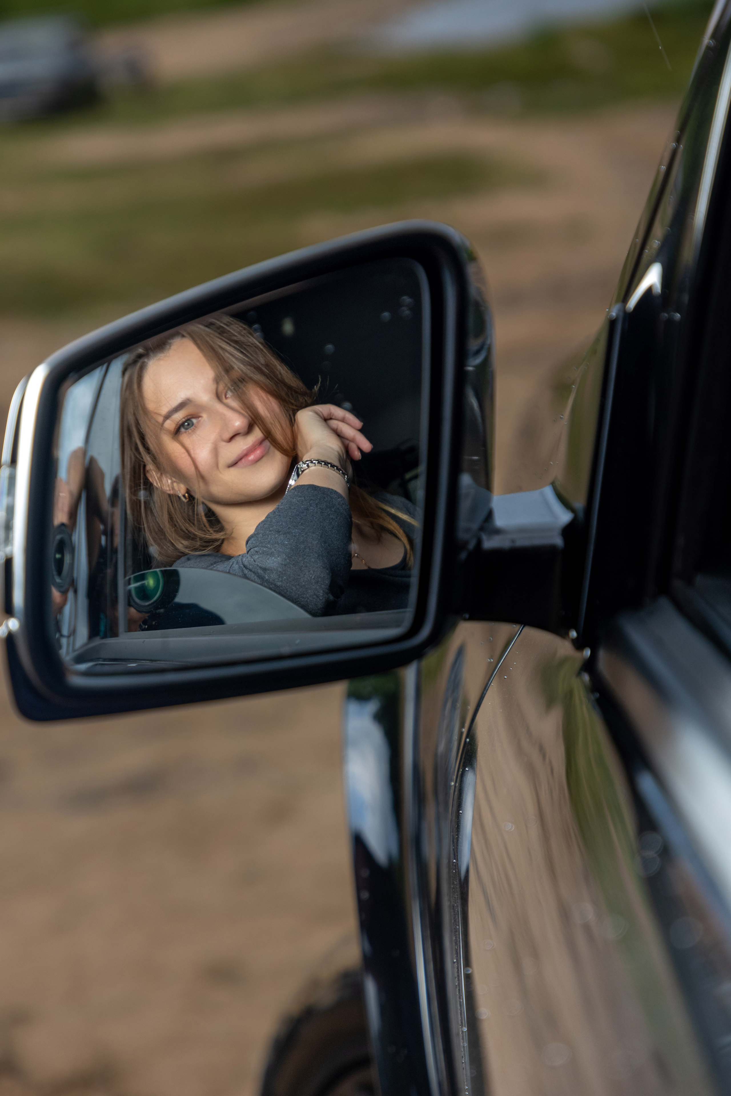 Фотосессия с автомобилем для прекрасной девушки на берегу Волги. Коммерческий фотограф Андрей Тремасов