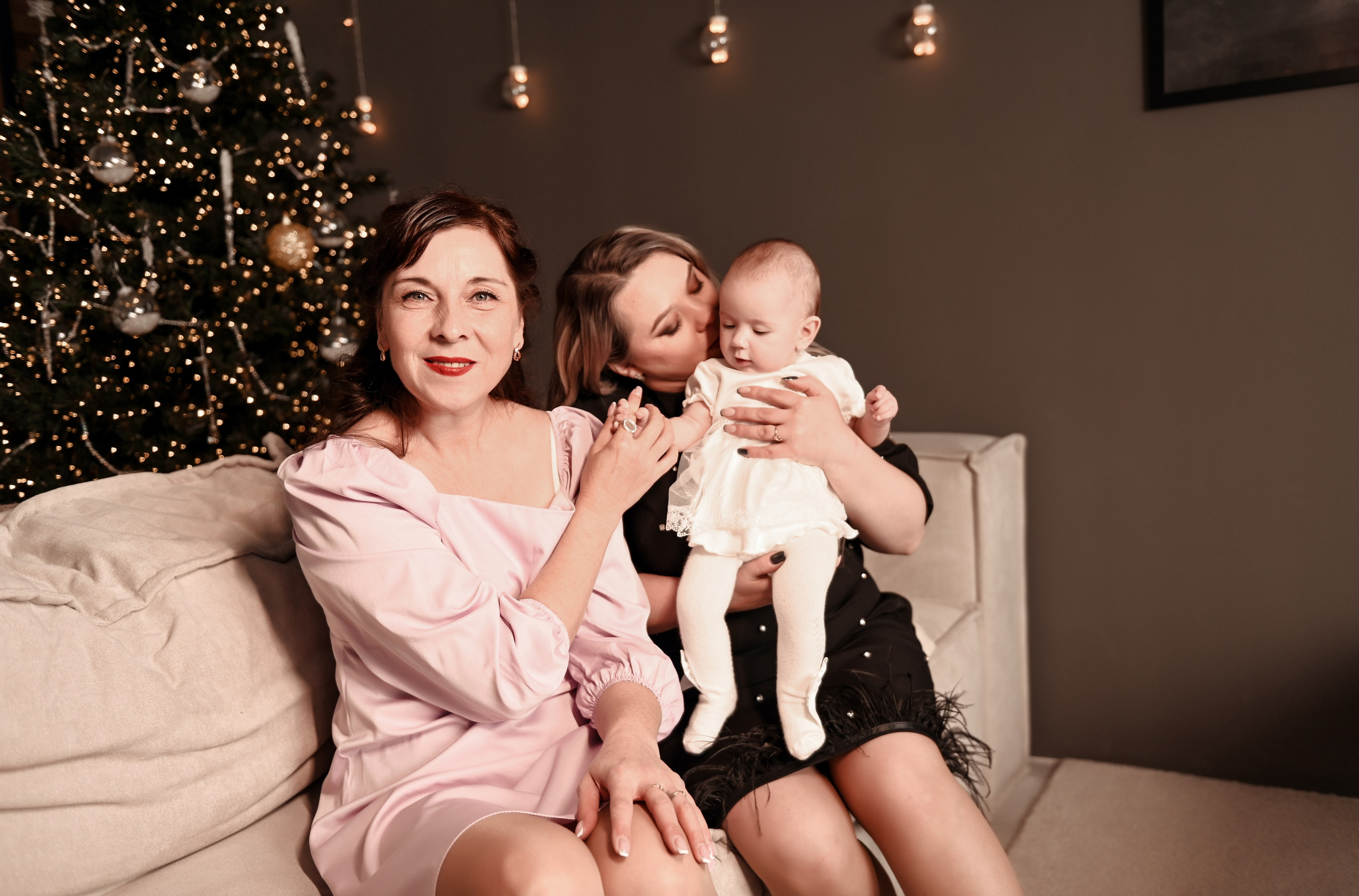 Новогодняя семейная. Свадебный, семейный, детский, контент фотограф в Омске Максим Ильин