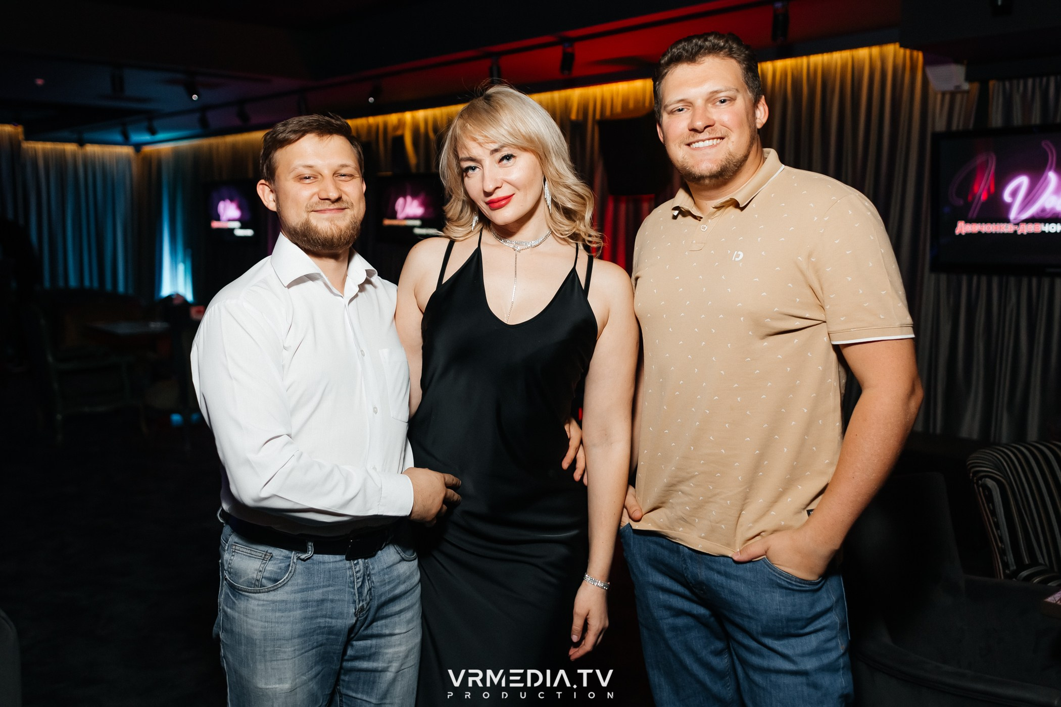 POP-STAR PARTY в караоке-баре «Volna»