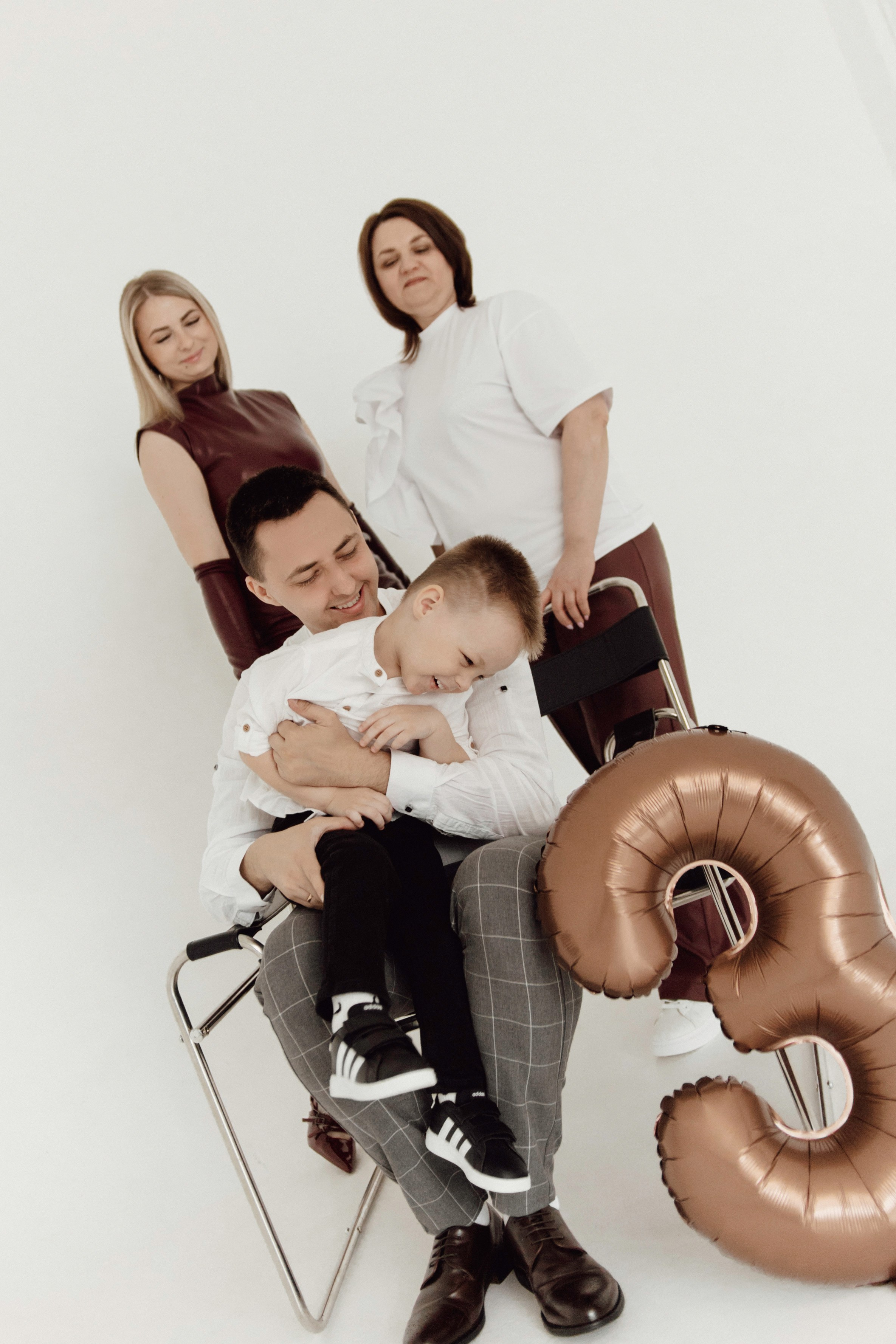 Семья Гладких Апрель 2025. Фотограф в Кирове и Кирово-Чепецке Валерия Шиляева