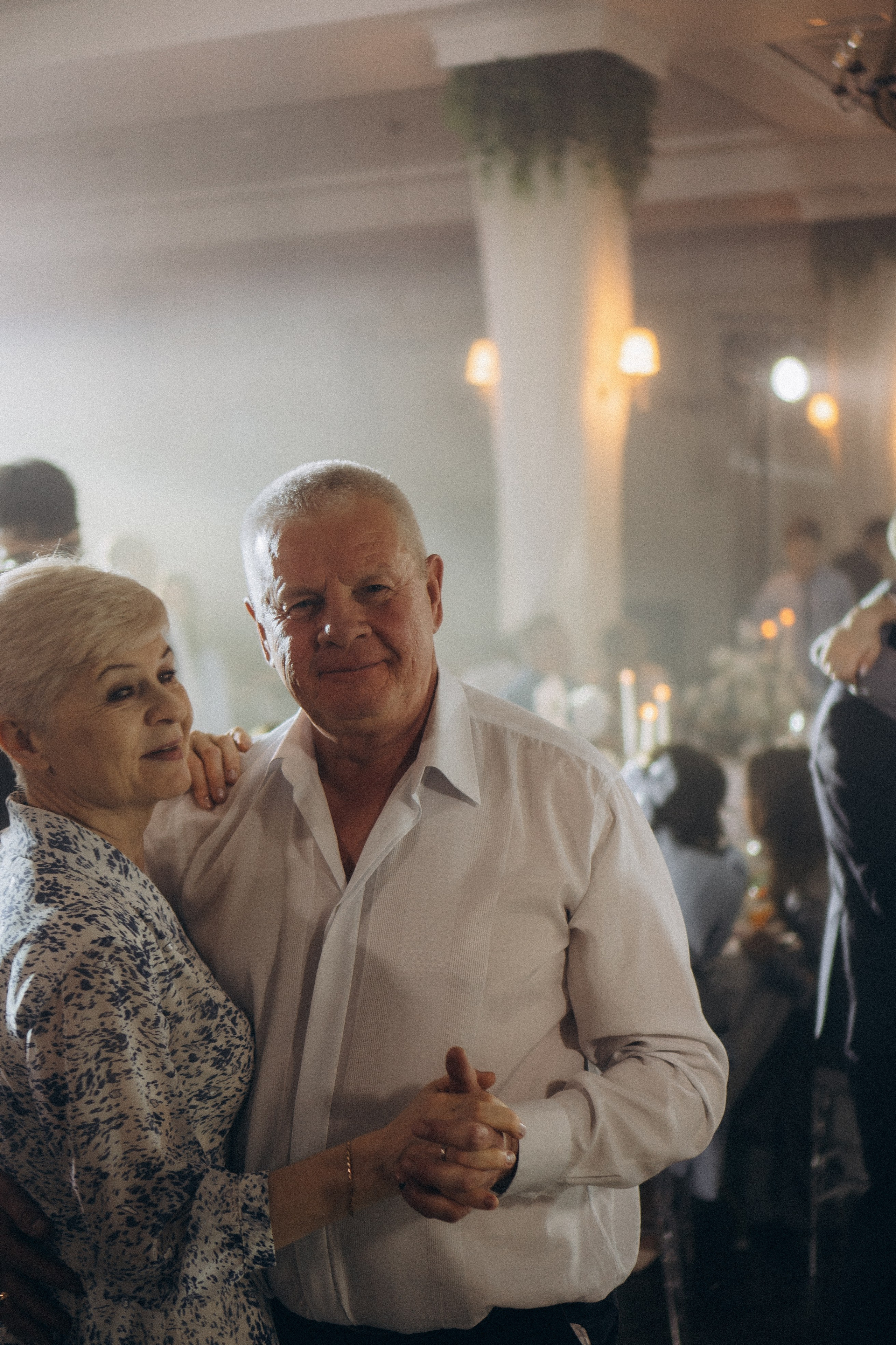 СВАДЕБНАЯ СЬЕМКА СБОРОВ В ОТЕЛЕ И ВЫЕЗД НА ЦЕРЕМОНИЮ (СНЯТО В СИБИРЕ В НИЖНЕВАРТОВСКЕ). Профессиональный фотограф, Санкт-Петербург — Виктория Богомолова