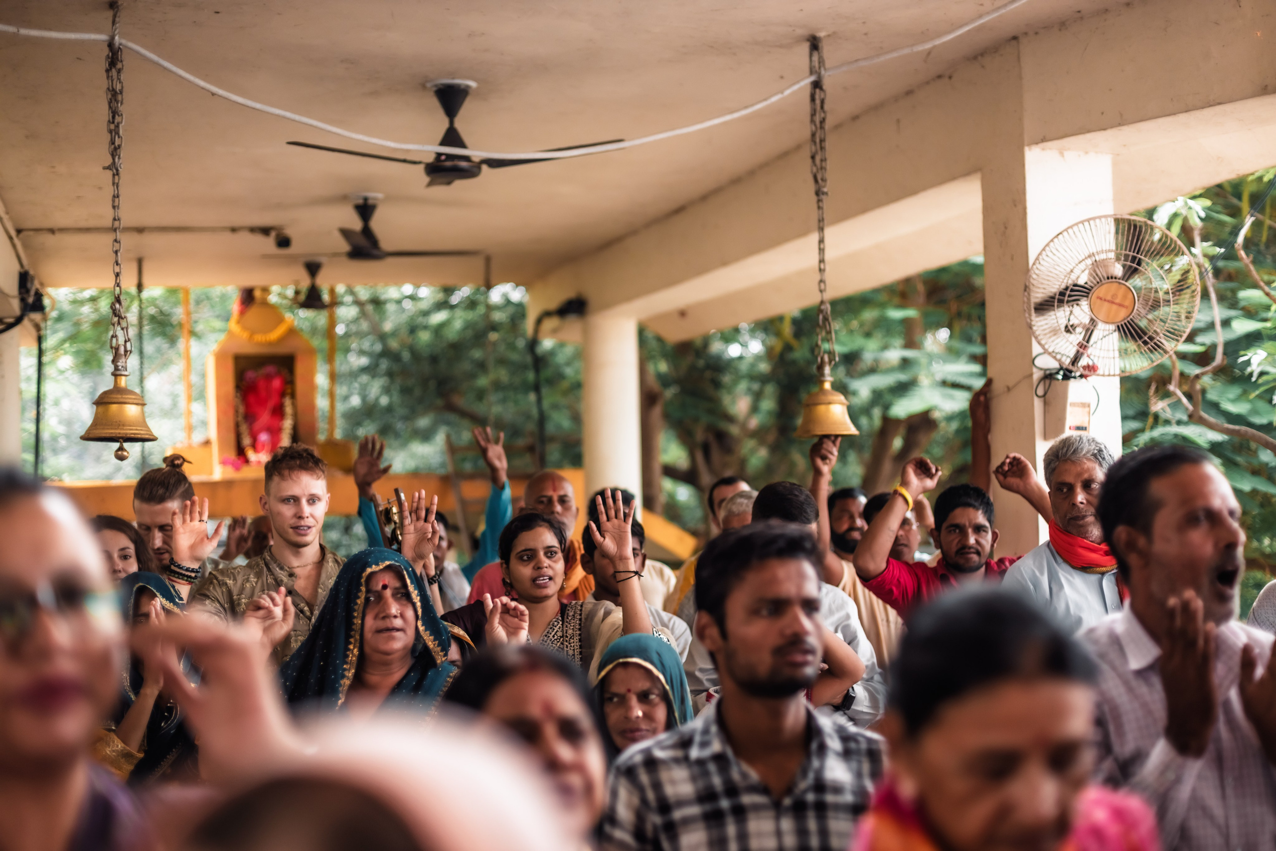 Abhisheka Devraha Baba on Sri Devdas ji maharaj bd. Mariam Bagdasaryan
