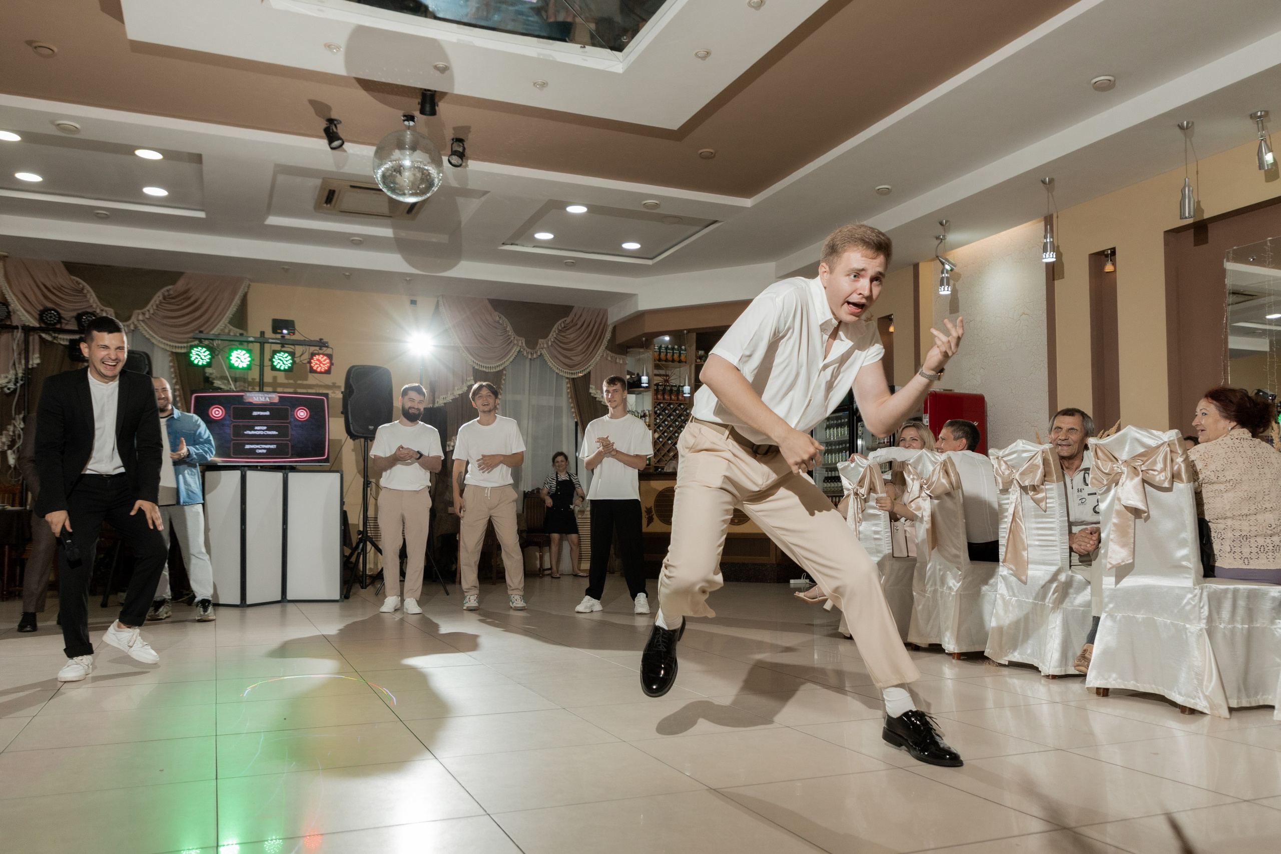 Роман и Александра (банкет). Свадебный фотограф Ангелина Сунгатулина | Саратов | Балаково | Вольск