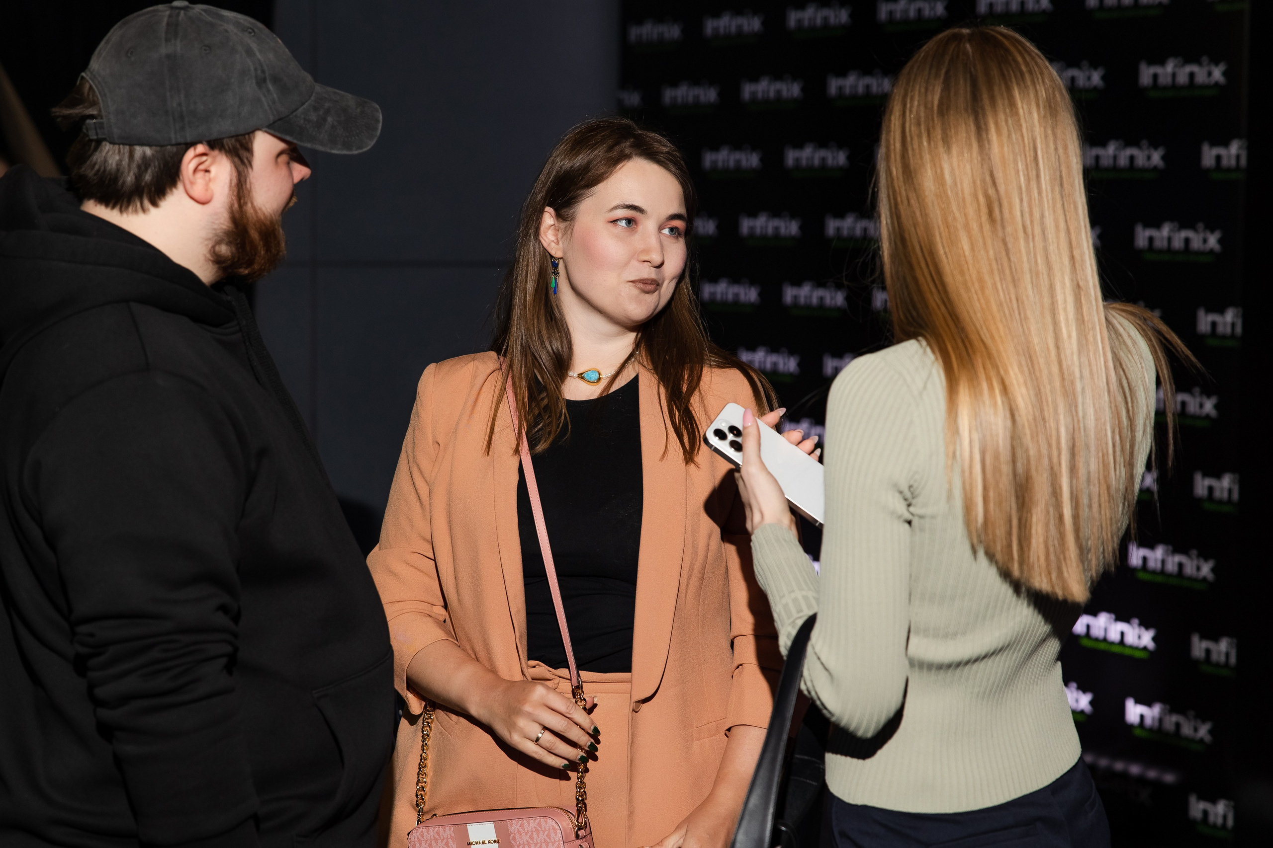 Презентация Infinix. Свадебный репортажный фотограф в Москве